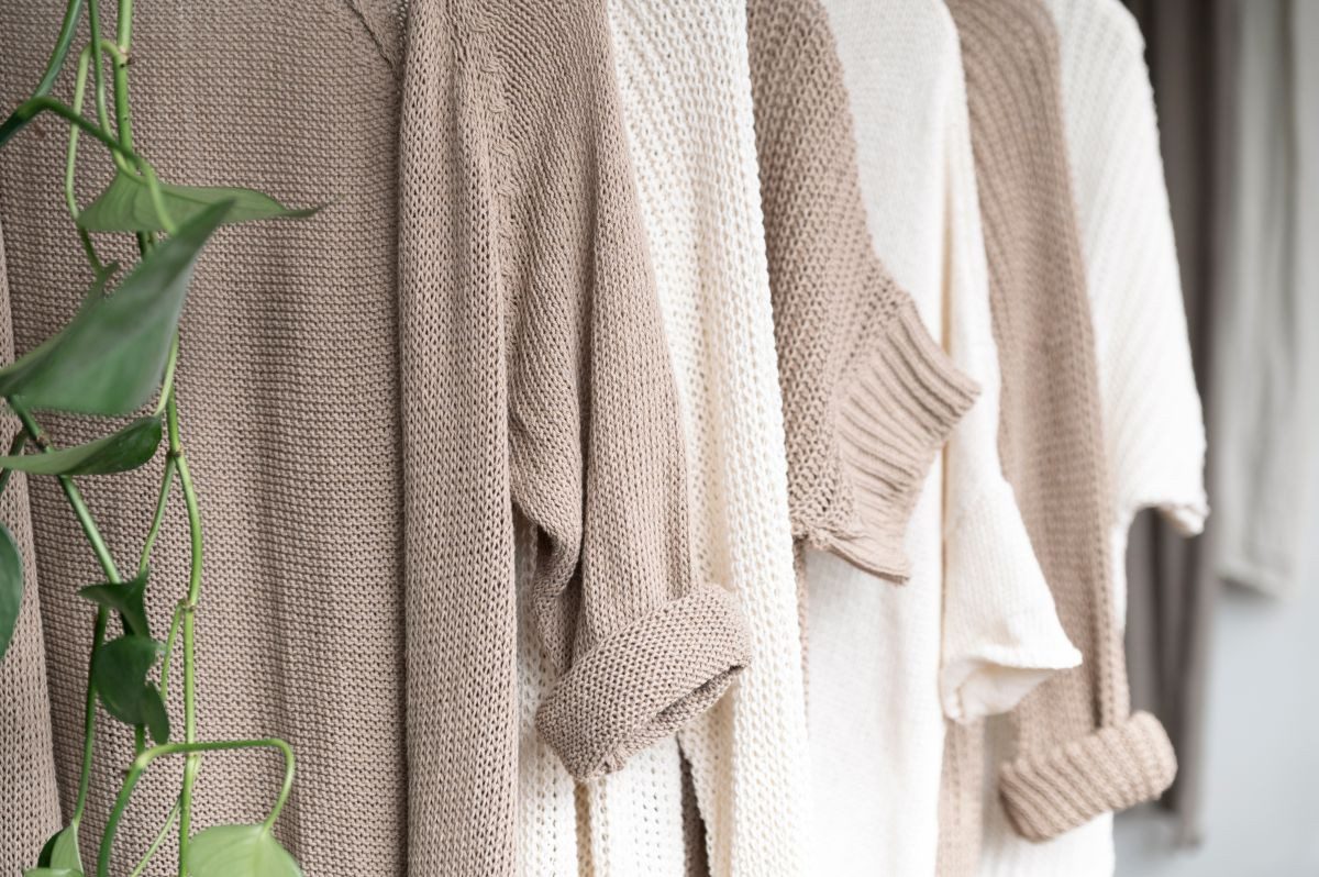 Knit Factory Strickjacke Jasmin Kurze Strickjacke Leinen 40/42 (1-tlg) Jacke Strickjacke warme Jacke