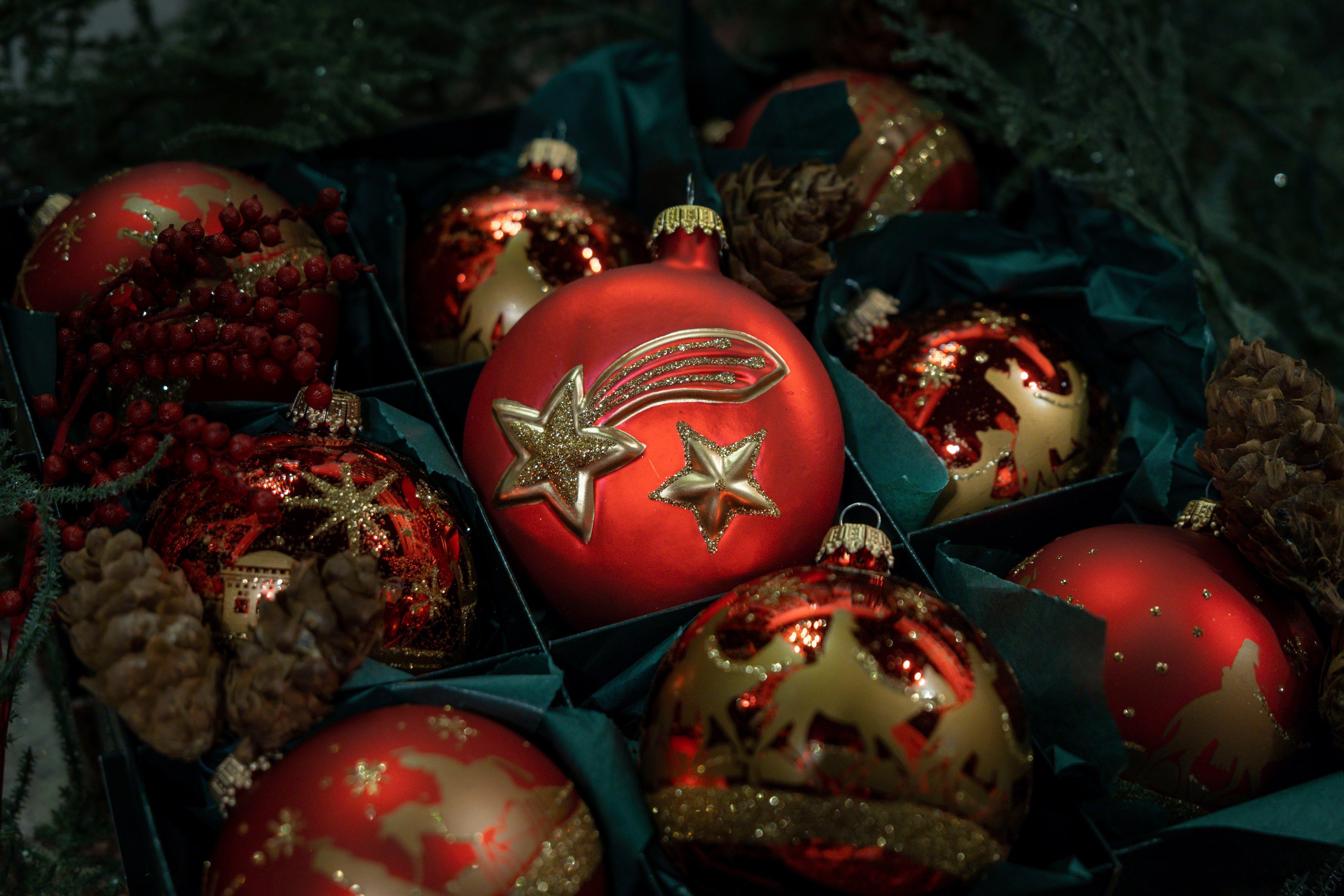 Krebs Glas Lauscha Weihnachtsbaumkugel Bethlehem Xmas Night, 8 Kugeln, 1  Taler mit Komet & Stern, 8 cm, Weihnachtsdeko, Christbaumschmuck,  Christbaumkugeln aus Glas
