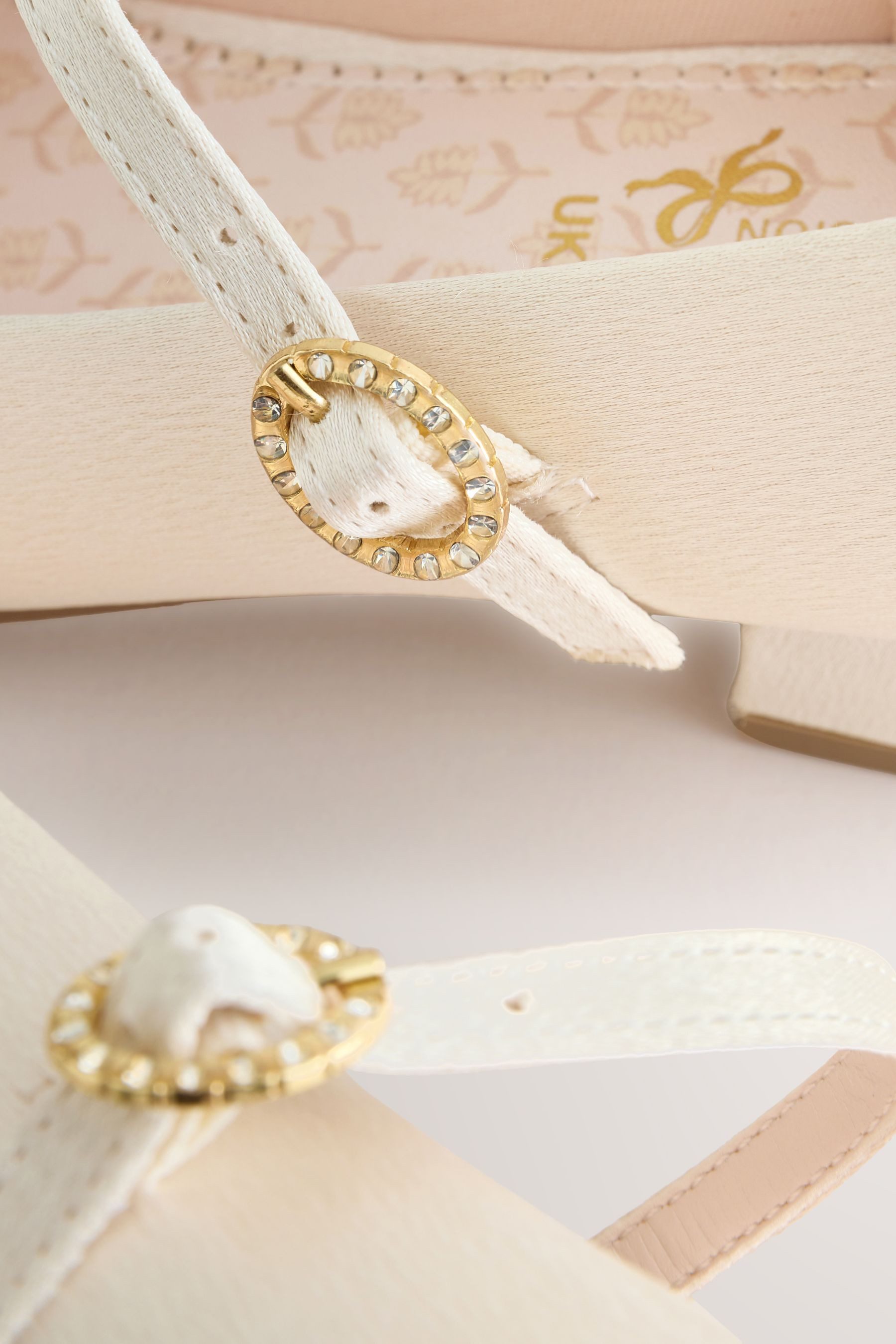 Next Fleckenabweisende Mary-Jane-Satinschuh mit Absatz Mary-Jane-Schuhe – Bild 3 von 5