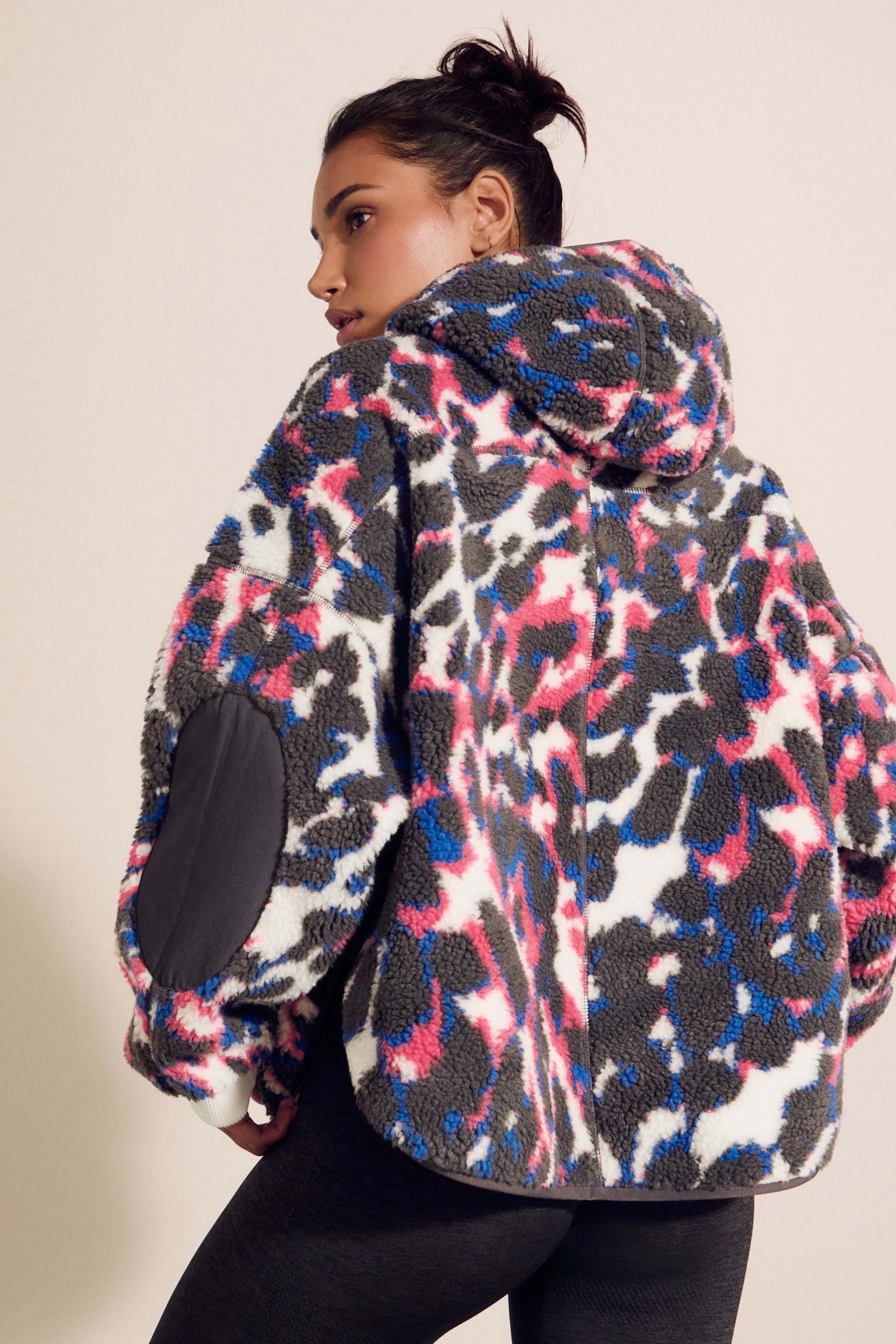 Next Fleecejacke Kapuzenjacke aus Borg-Fleece mit Ellbogenflicken (1-St) günstig online kaufen