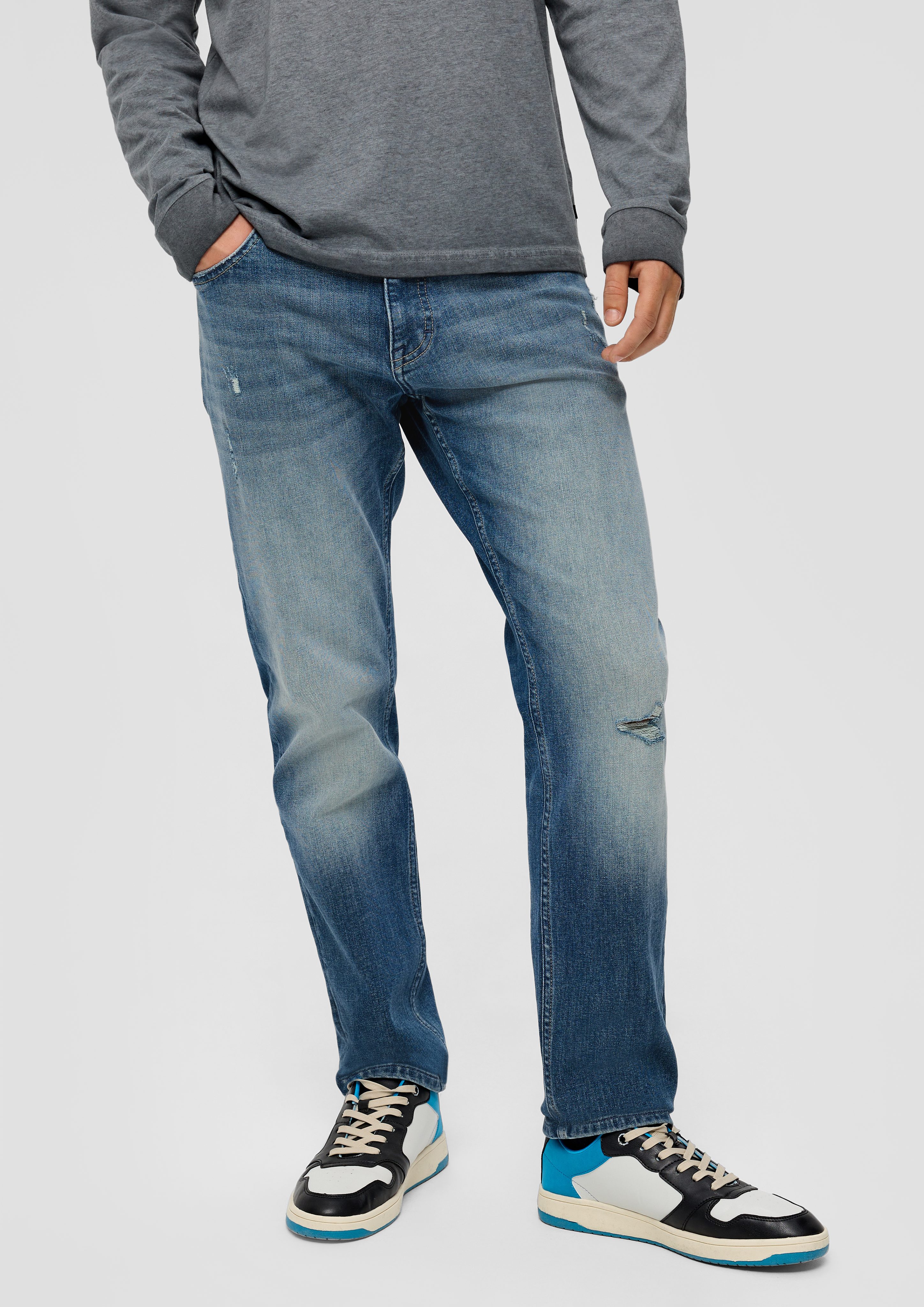 QS Stoffhose Jeans Pete / Regular Fit / Mid Rise / Straight Leg Destroyes, Waschung, Label-Patch