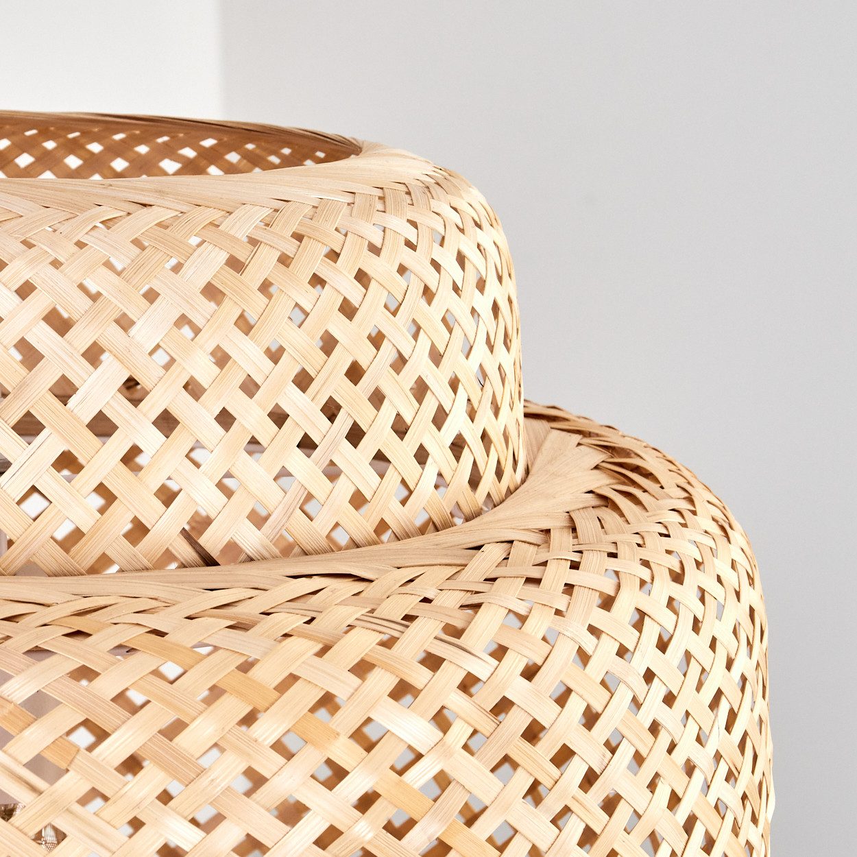 hofstein Hängeleuchte Hängelampe aus Metall/Bambus in Weiß/Natur im Boho-Design, ohne Leuchtmittel, Hängeleuchte mit Schirm in Gitter-Optik (45cm), Höhe max. 146cm, E27