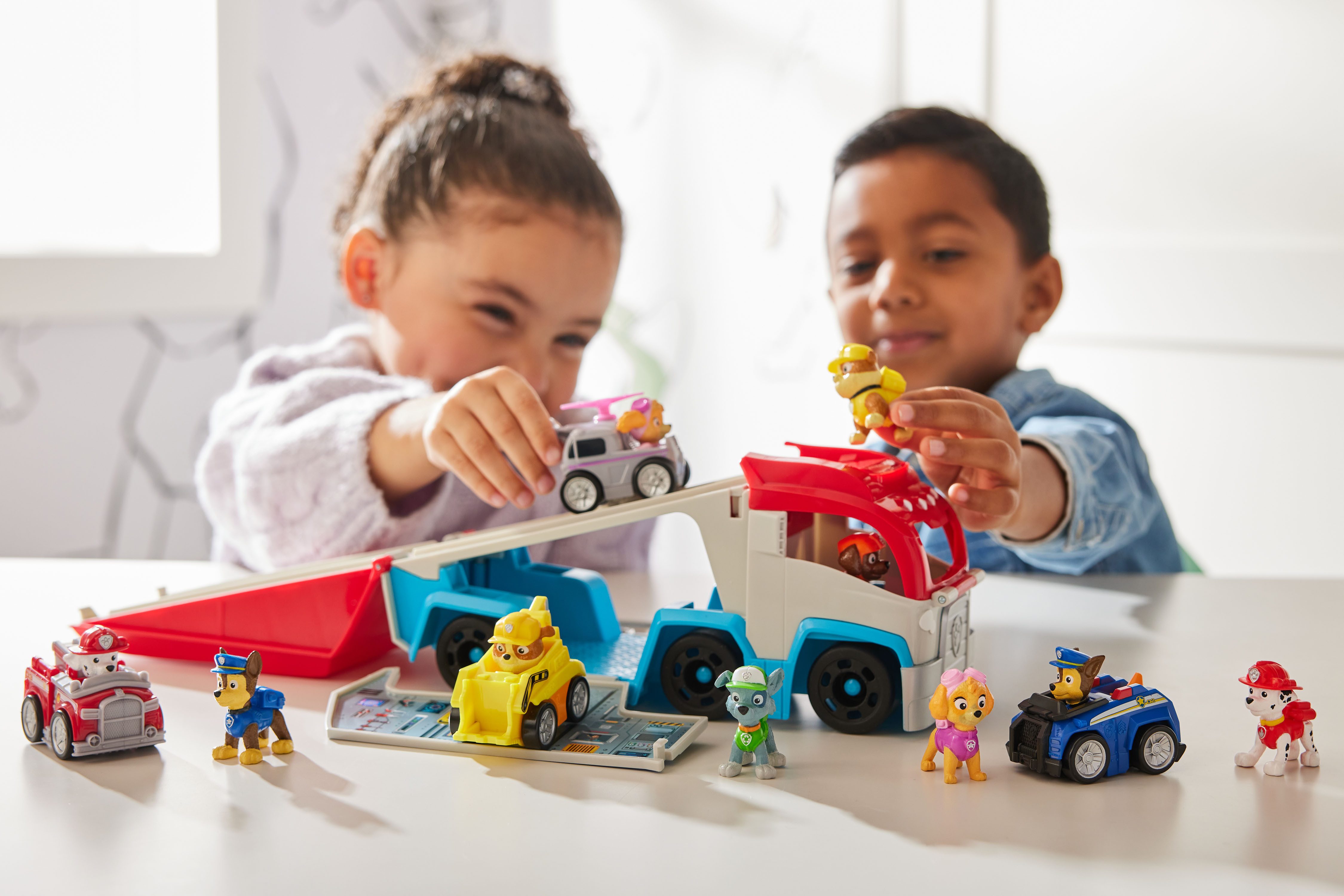 Spin Master Spielzeug-Transporter Paw Patrol - Pup Squad Patroller, mit Chase-Fahrzeug