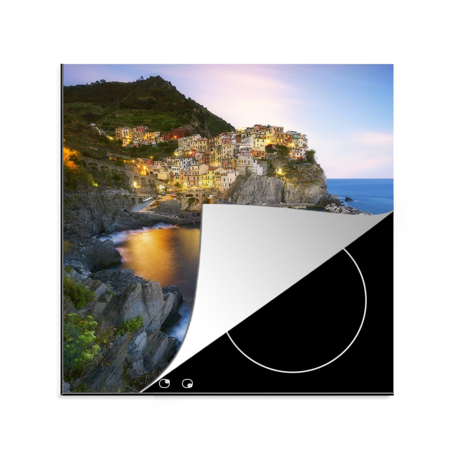 MuchoWow Herdblende-/Abdeckplatte Cinque Terre am Abend und beleuchtet von den gelben Lichtern, Vinyl, (1 tlg), 78x78 cm, Ceranfeldabdeckung, Arbeitsplatte für küche