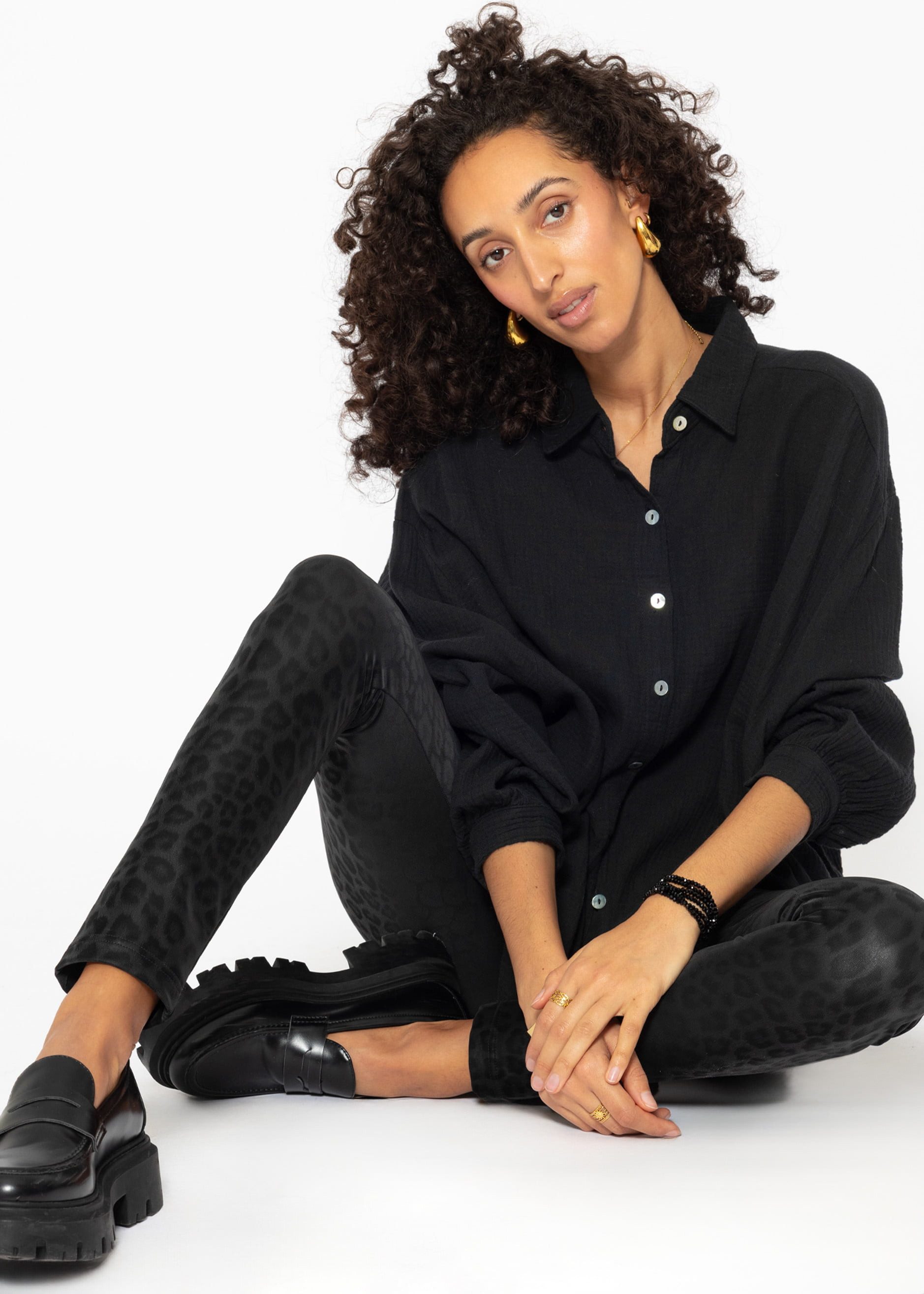 SASSYCLASSY Longbluse Oversize Musselin Bluse Damen kurz Langarm Elegant Hemdbluse lang aus Baumwolle mit V-Ausschnitt, One Size (Gr. 36-48)