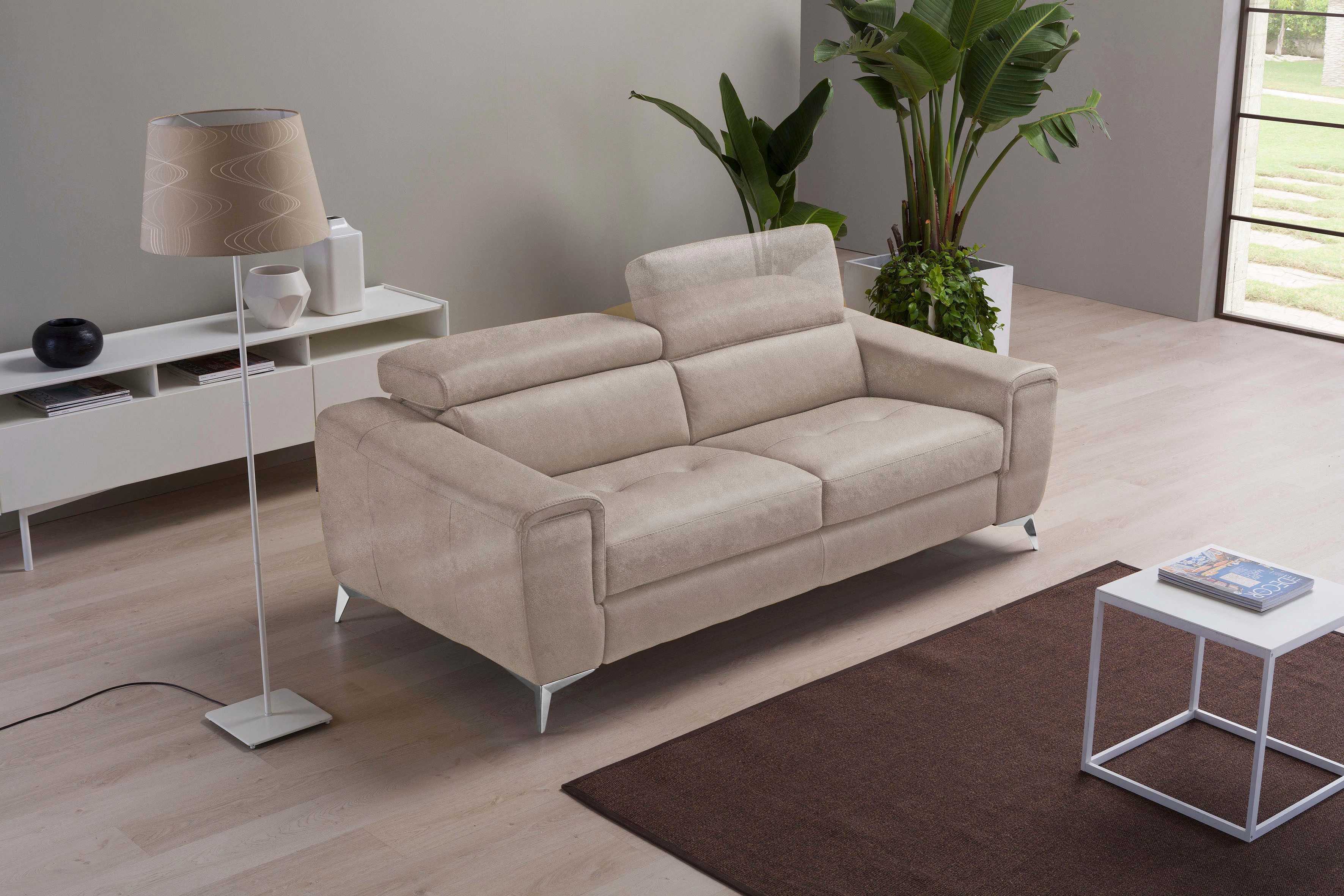 Egoitaliano 2,5-Sitzer Francine, Designsofa, Loungesofa, Breite 213 cm, Fußfarbe chrom, Designfuß, Luxus-Microfaser Lederoptik, opal grau