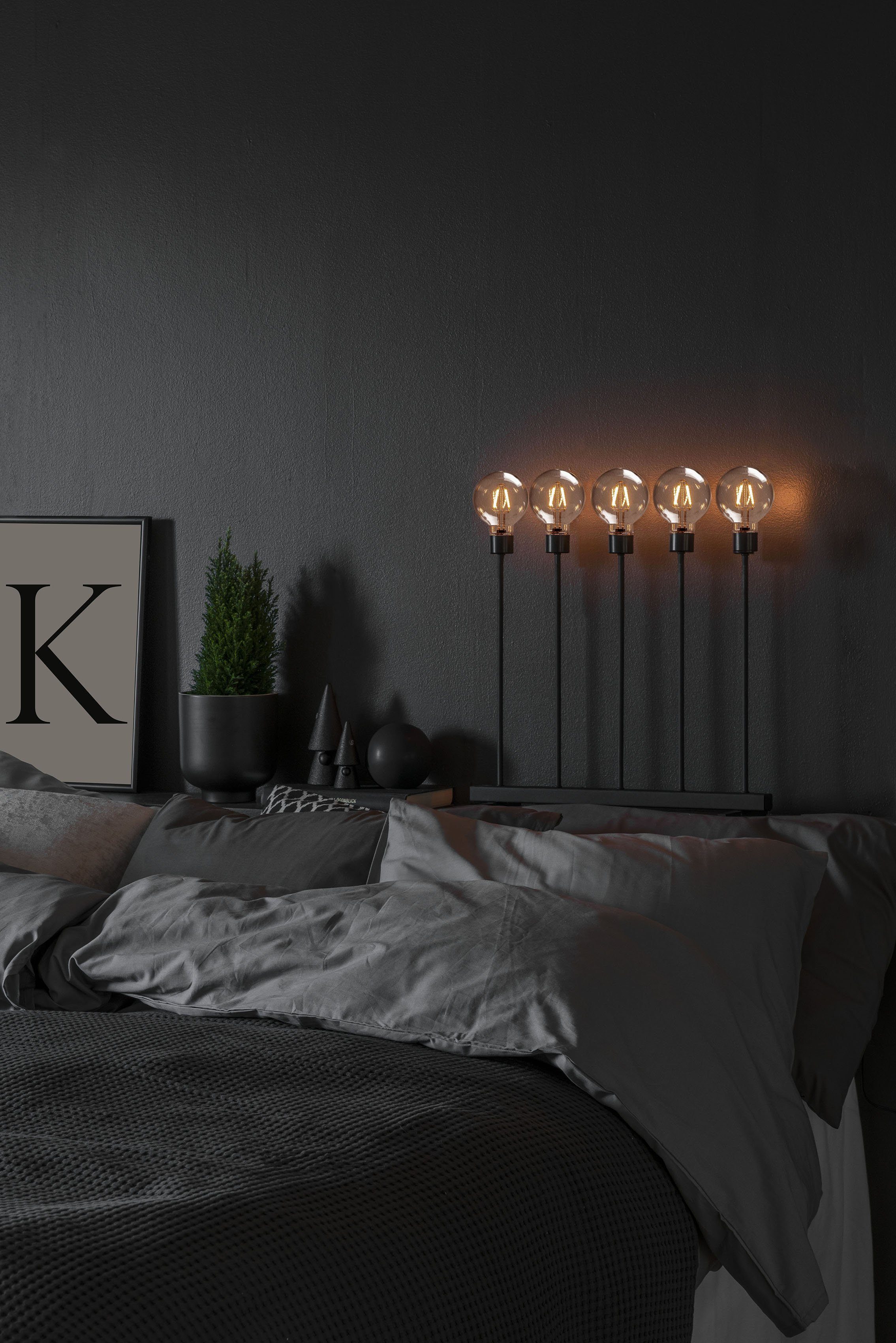 KONSTSMIDE LED Оконная люстра, LED wechselbar, LED Metallleuchter, schwarz, 5 runde Globes, 10 bernsteinfb. Dioden