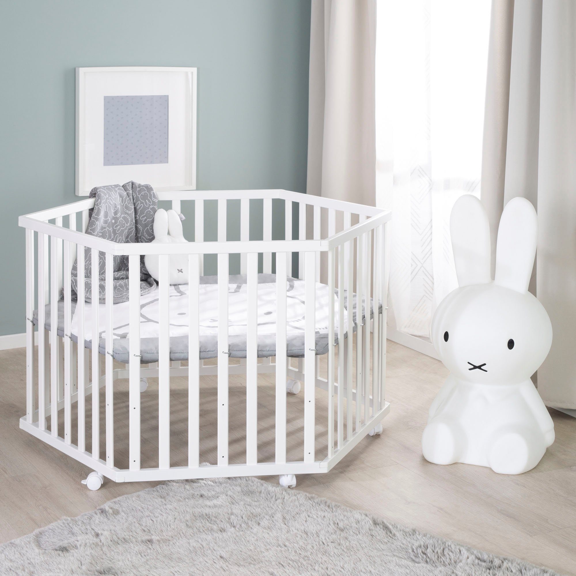 roba® Laufgitter miffy®, weiß, 6-eckig, mit Stoffeinlage