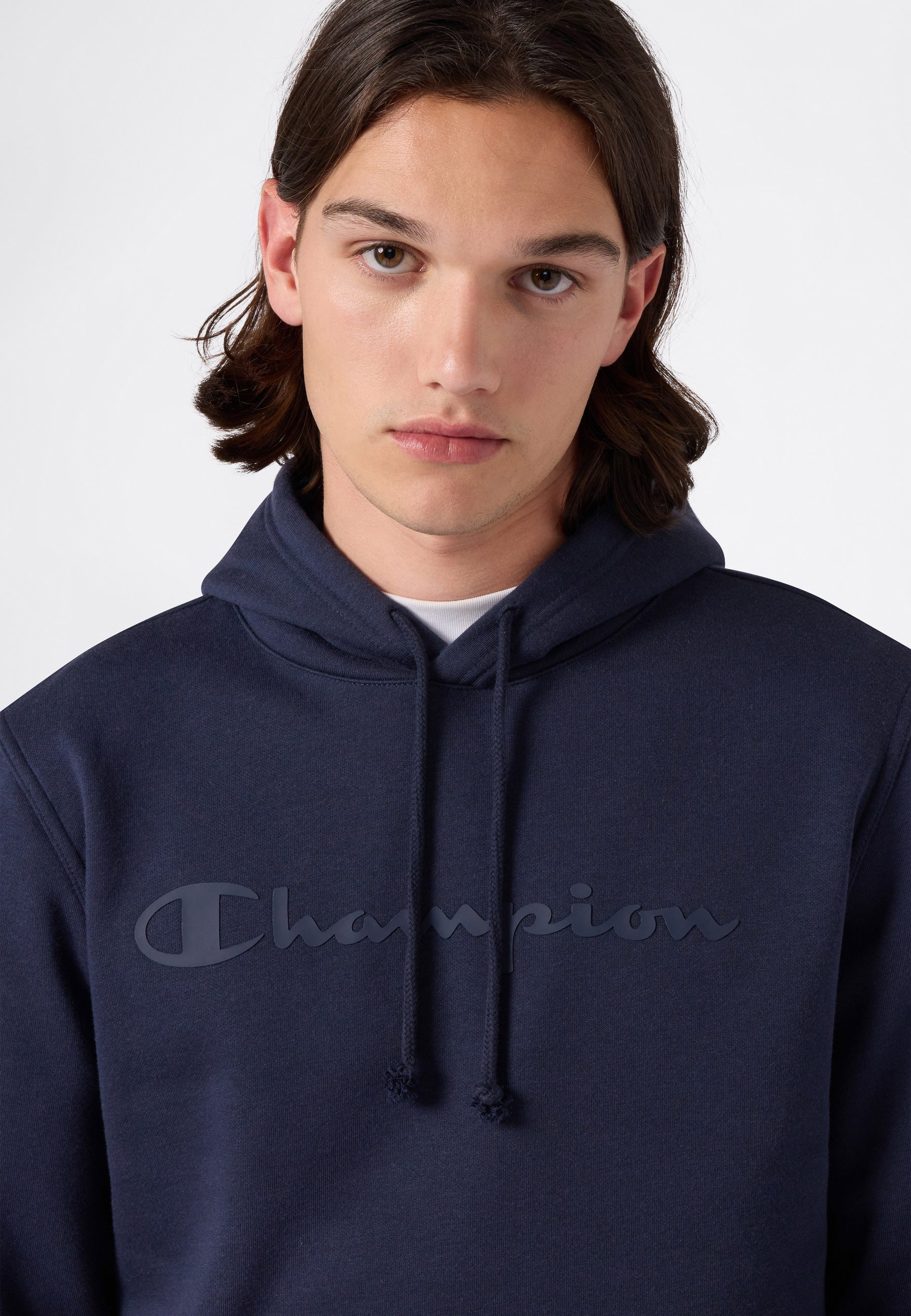 Champion Kapuzensweatshirt SPORTWEAR HOODIE Standard Fit Langarm-Ausführung, aus Baumwolle und Polyester, Standard Fit