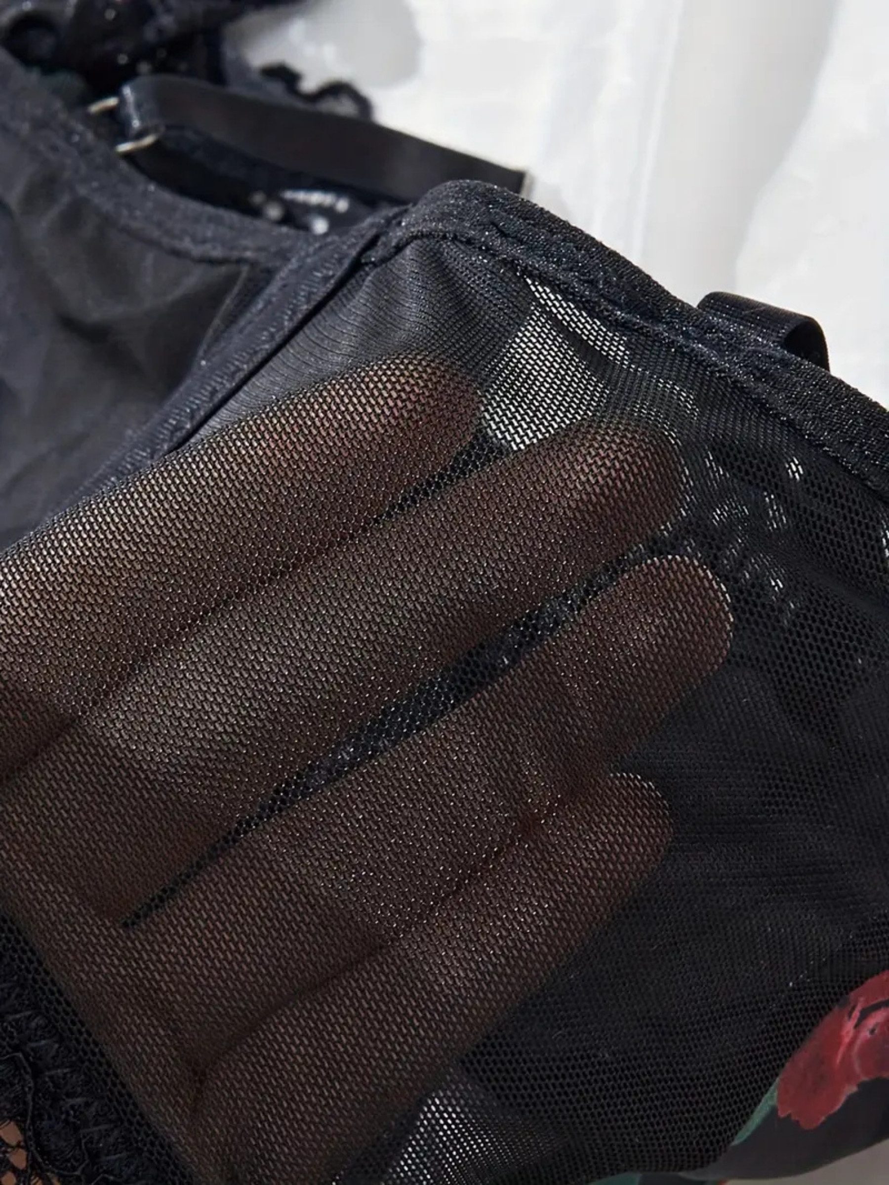 Elegant Love Set: Corsage Strass Lingerie-Set – Damenunterwäsche im Corsagenstil (Set, 3-tlg., Body + Netzstrümpfen, + Tanga) Sexy Dessous-Set – Reizwäsche mit Glitzerdetails