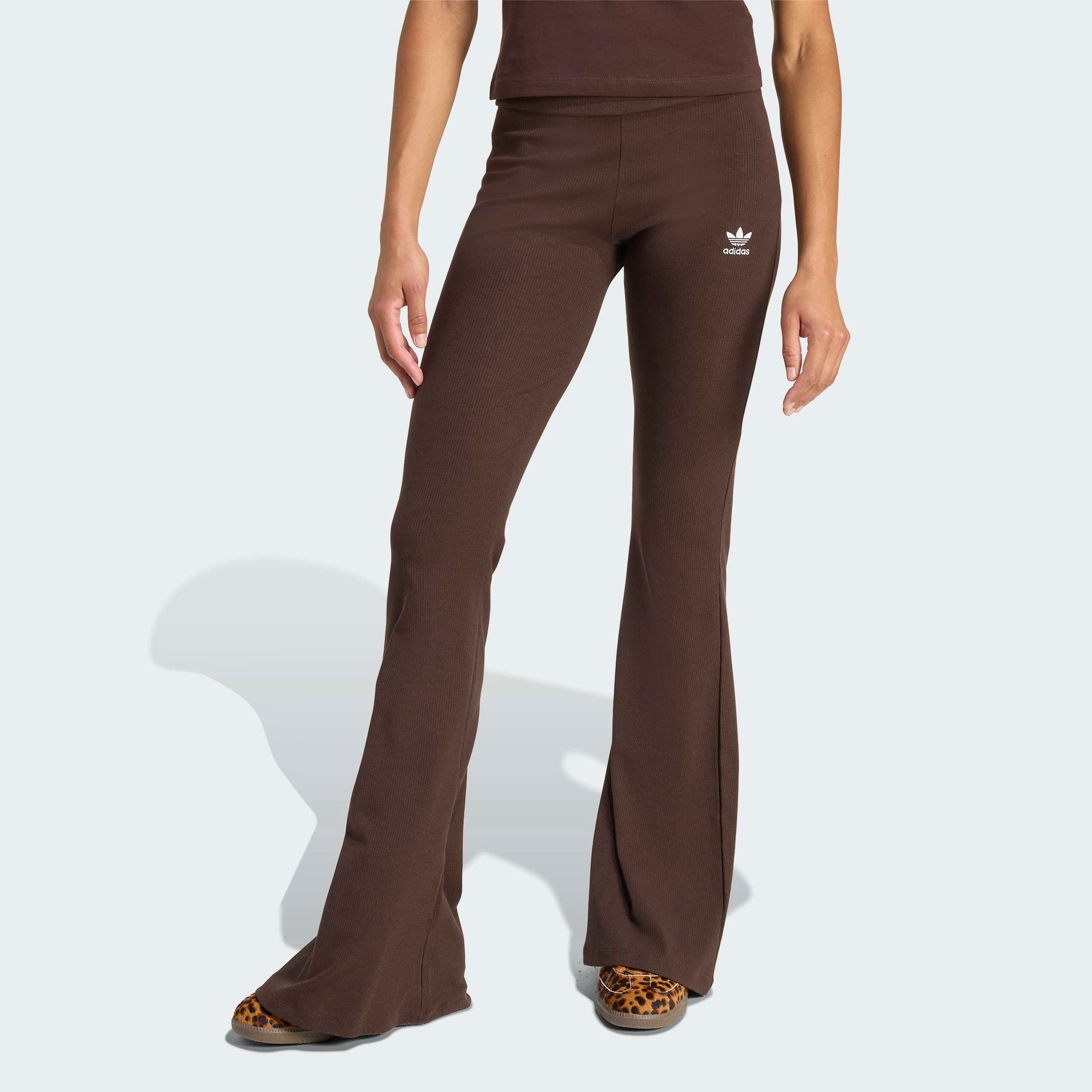 adidas Originals Leggings ESSENTIALS RIB FLARED (1-tlg) mit ausgestelltem Bein und Ripp Optik, hoher Bund. € 49,99