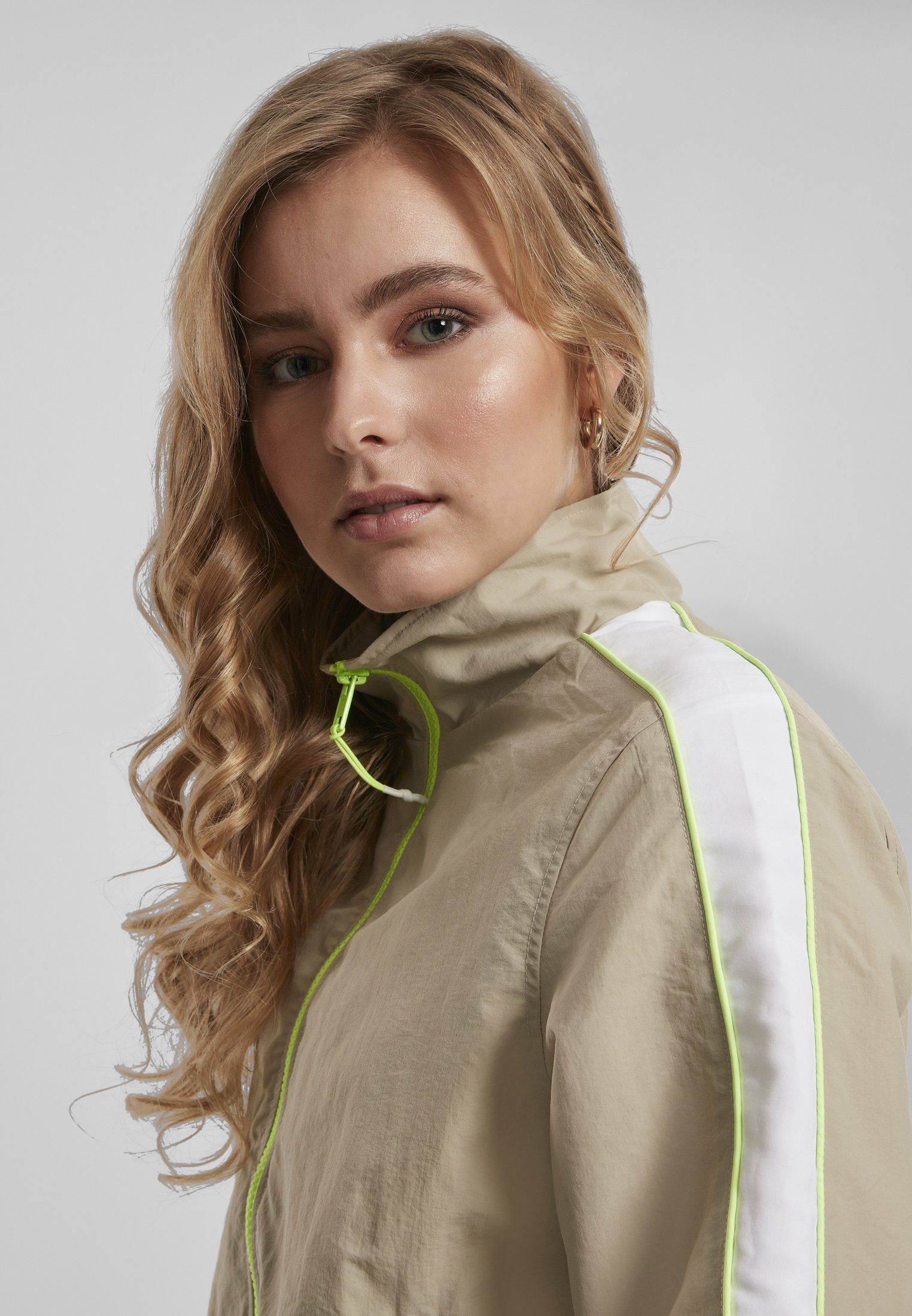 Track CLASSICS concrete/electriclime Jacket Piped Short (1-St) Damen Outdoorjacke Ladies URBAN