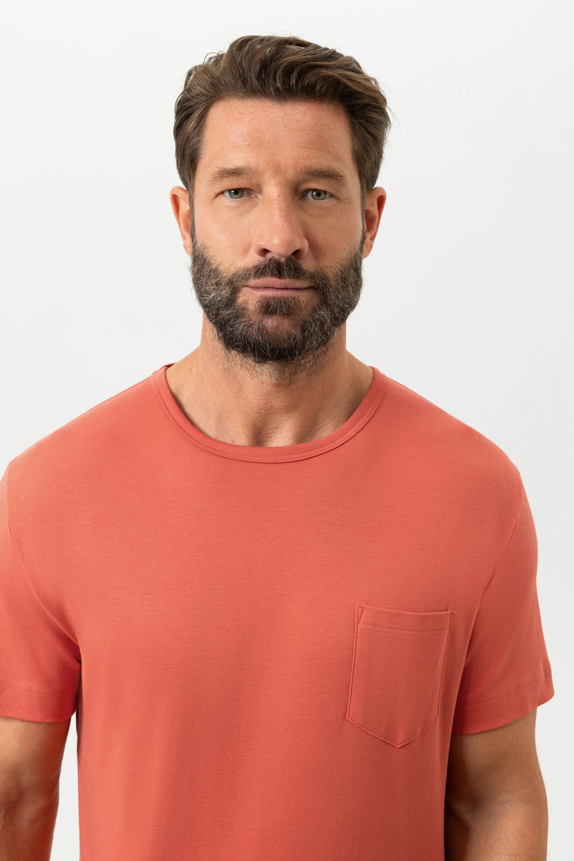 Mey Schlafanzug Mey Anzug kurz Serie Bold Coral Stripes Gestreift (2 tlg) Reine Baumwolle, Jersey-Qualität, purer Komfort