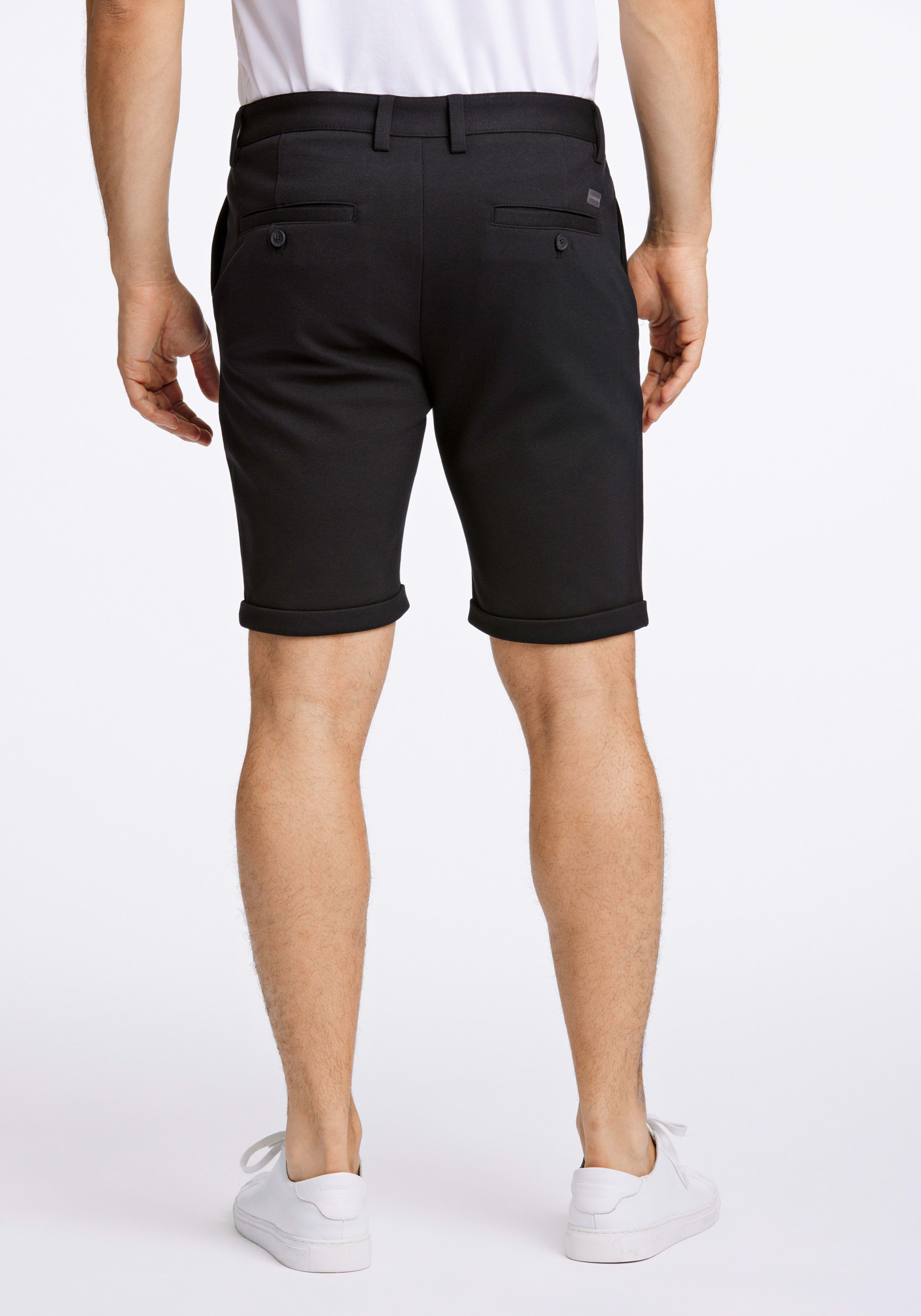 LINDBERGH Chinoshorts im Slim Fit und mit Viskose und Stretch