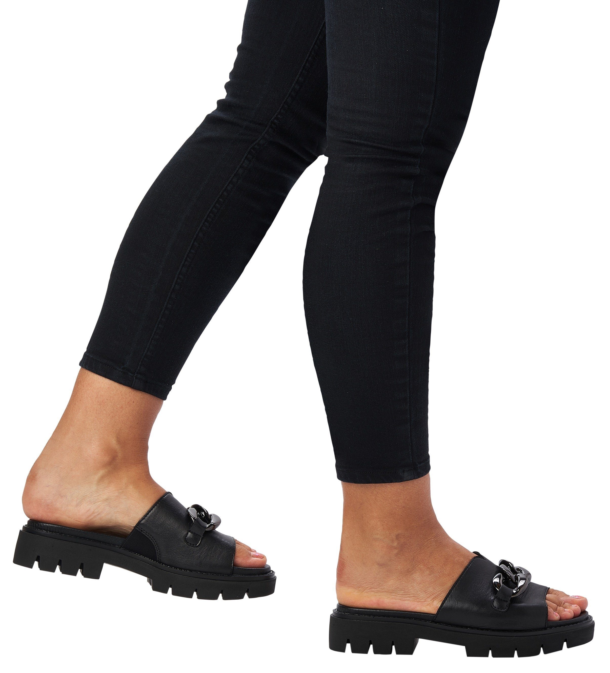 trendiger Pantolette schwarz mit Zierkette Remonte