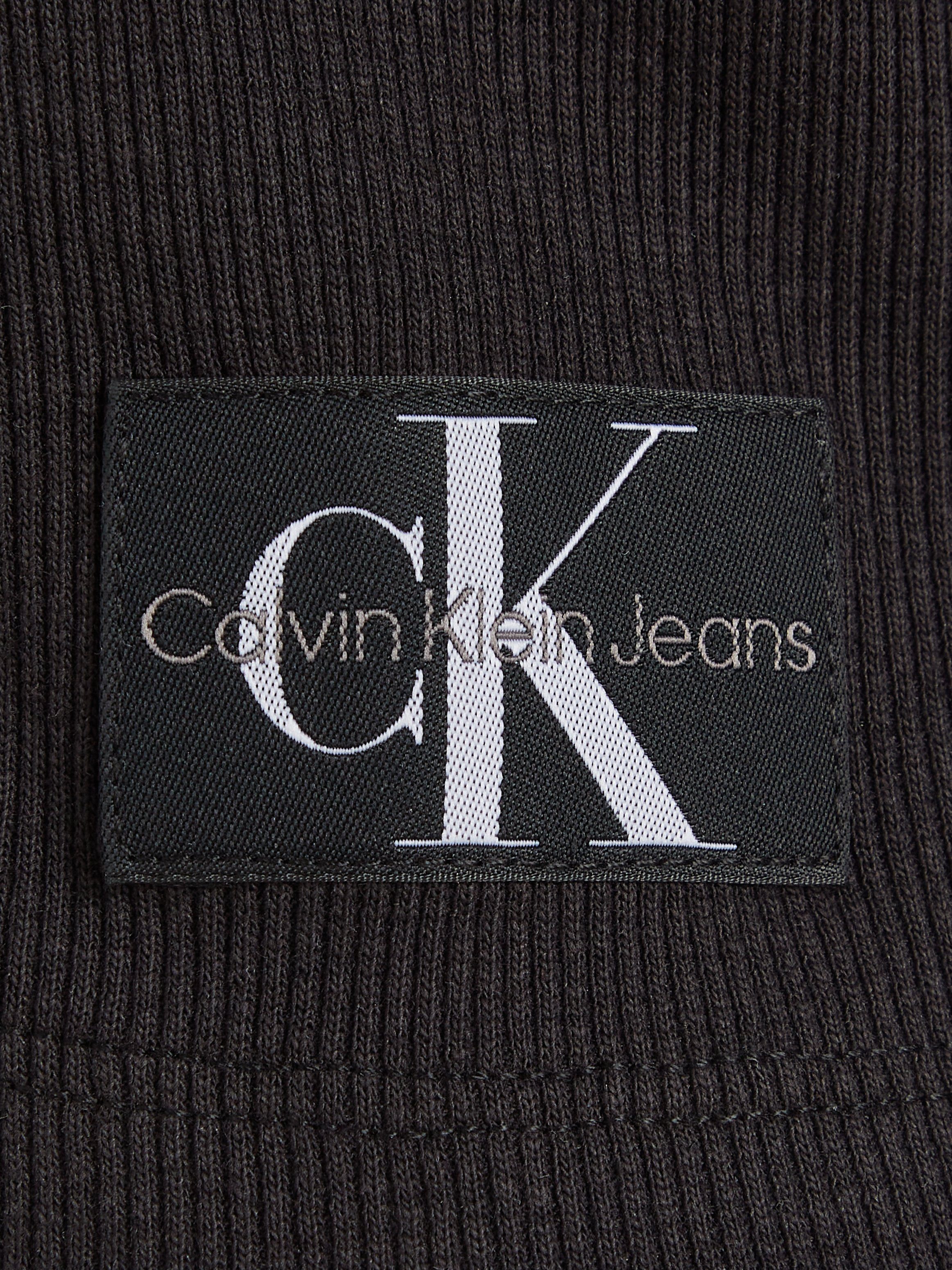 Jeans schwarz V-Shirt Calvin Klein