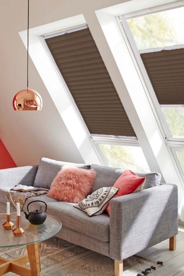 Dachfensterplissee Classic Style Crepe, sunlines, Lichtschutz, verspannt, verschraubt, mit Führungsschienen braun | Sonnenschutz-Plissees