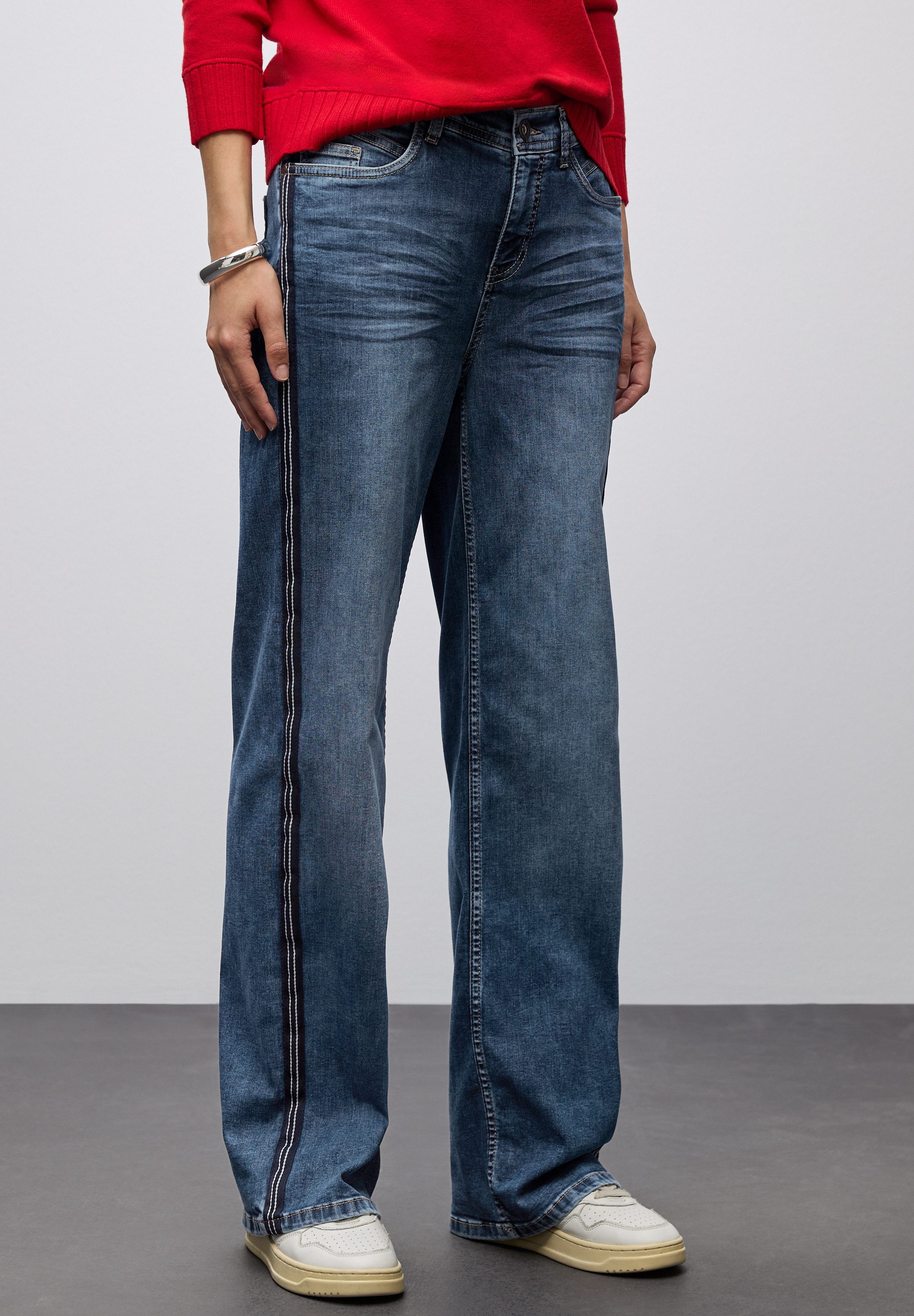 STREET ONE Loose-fit-Jeans mit Galonstreifen