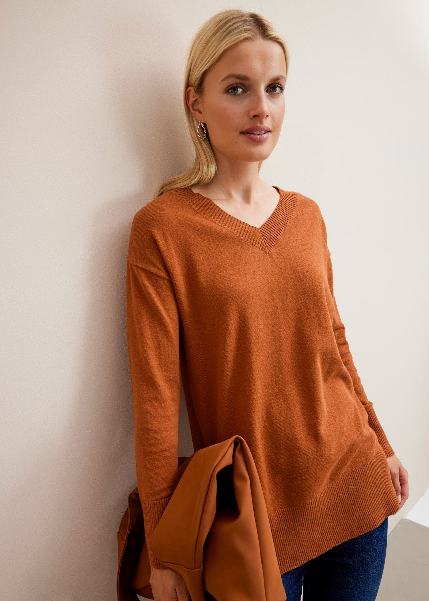 bonprix Longpullover Feinstrick-Baumwollmischung, mit V-Ausschnitt, mit Seitenschlitzen