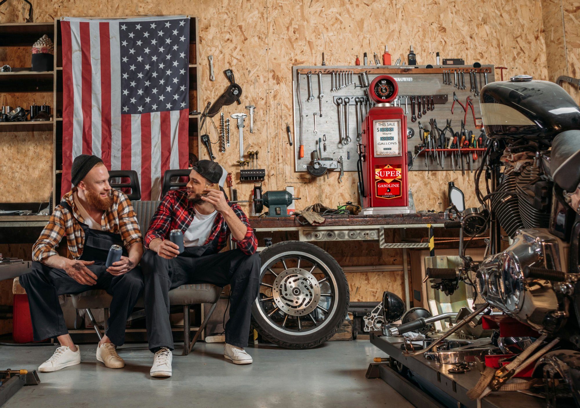 Stagecaptain Standuhr Stagecaptain ZSU-2775 Zapfsäulenuhr mit Regal, Design günstig online kaufen