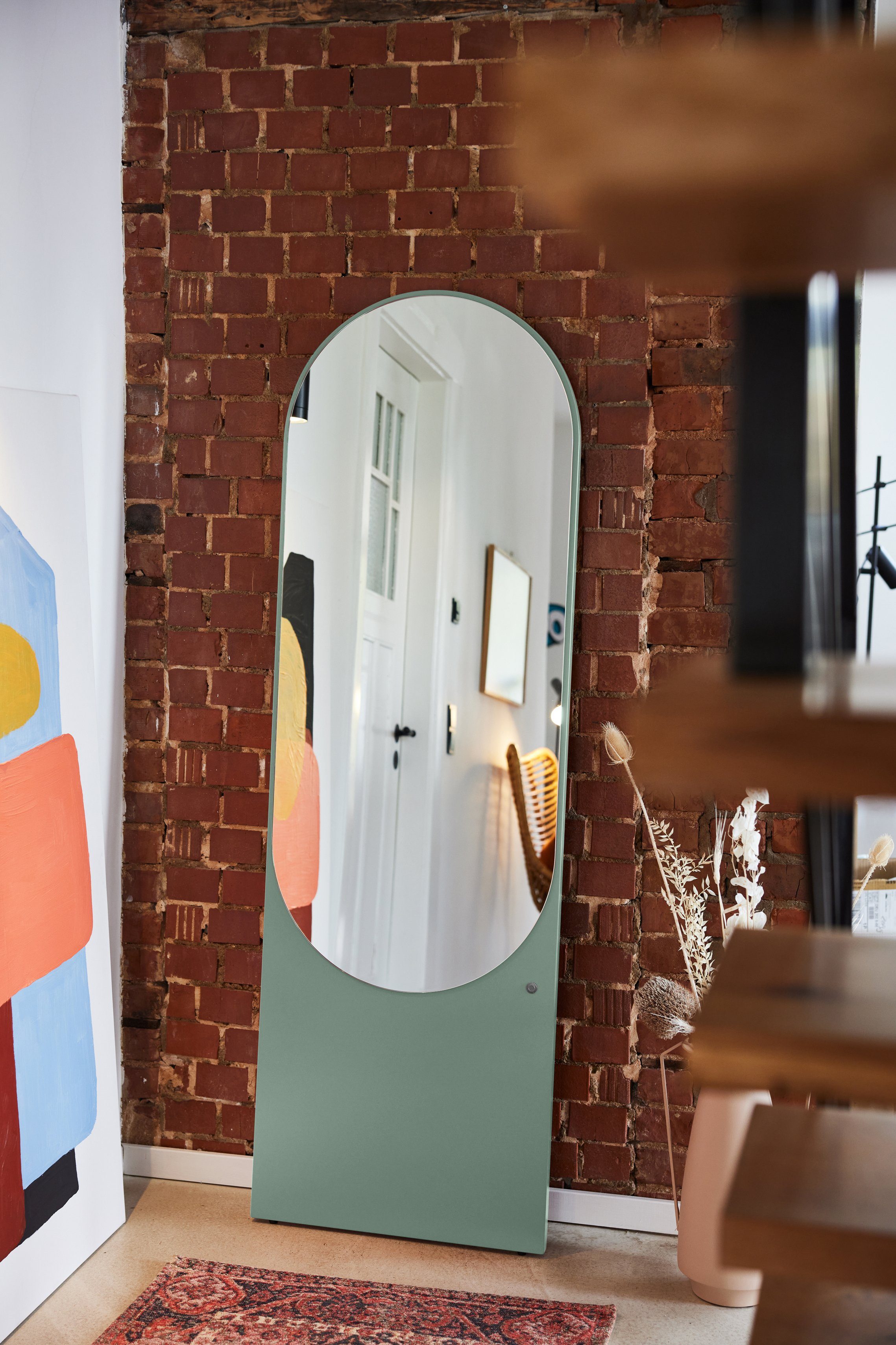 TOM TAILOR HOME Spiegel Farben lackiert, Form besonderer hochwertig schönen in & MIRROR eucalyptus_055 farbiges in Wandlehnender - - Standspiegel Highlight vielen COLOR