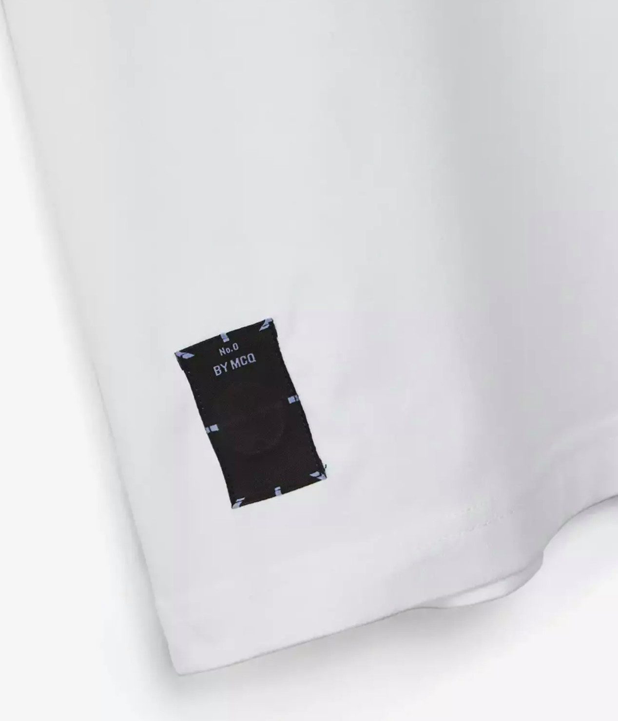 ALEXANDER MCQUEEN T-Shirt Icon Zero Unisex Relaxed Top Relaxed Fit, ideal für den täglichen Gebrauch