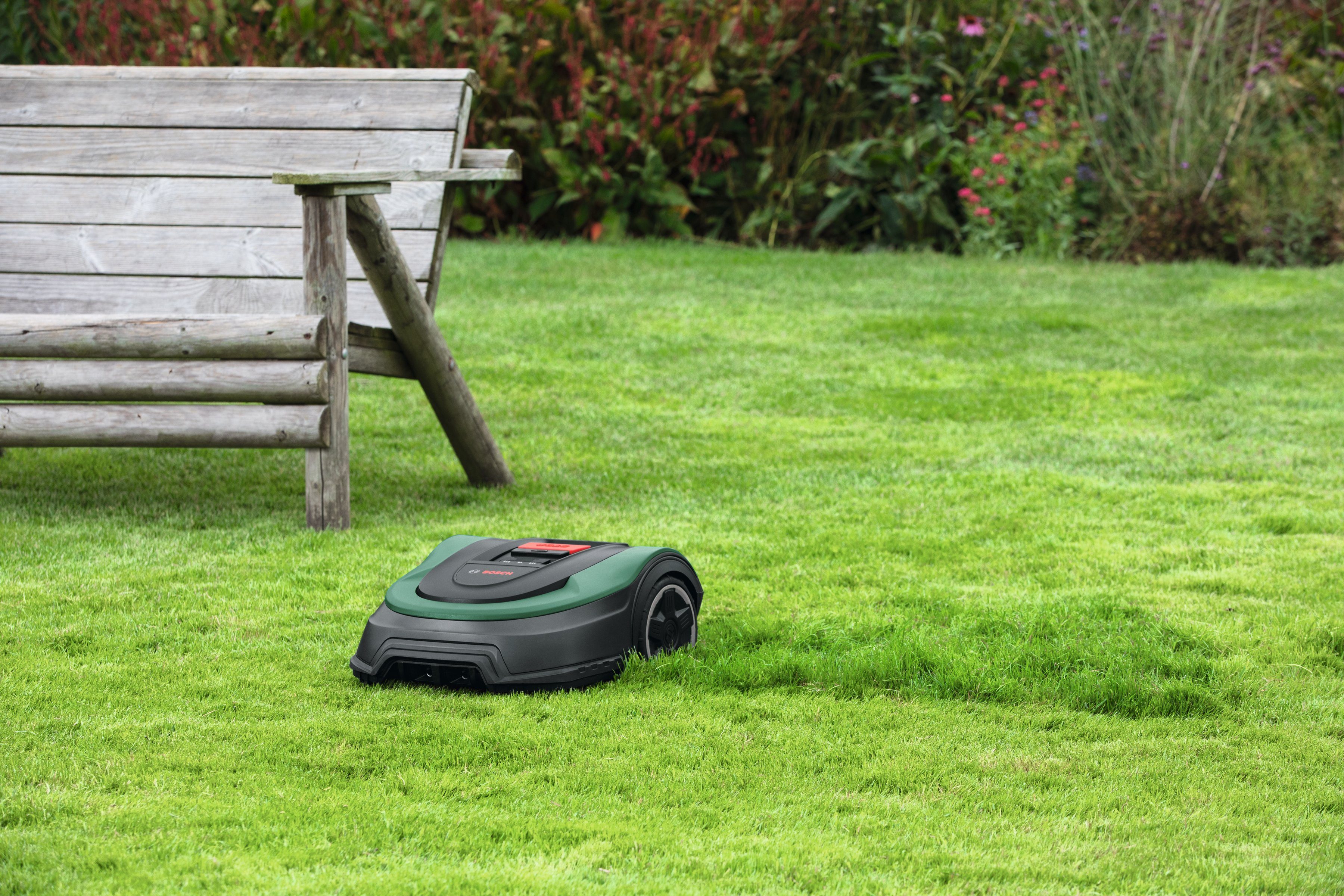Bosch Home & Garden robotic lawnmower Indego M 700, for lawns up to 700 m², including battery and charging station