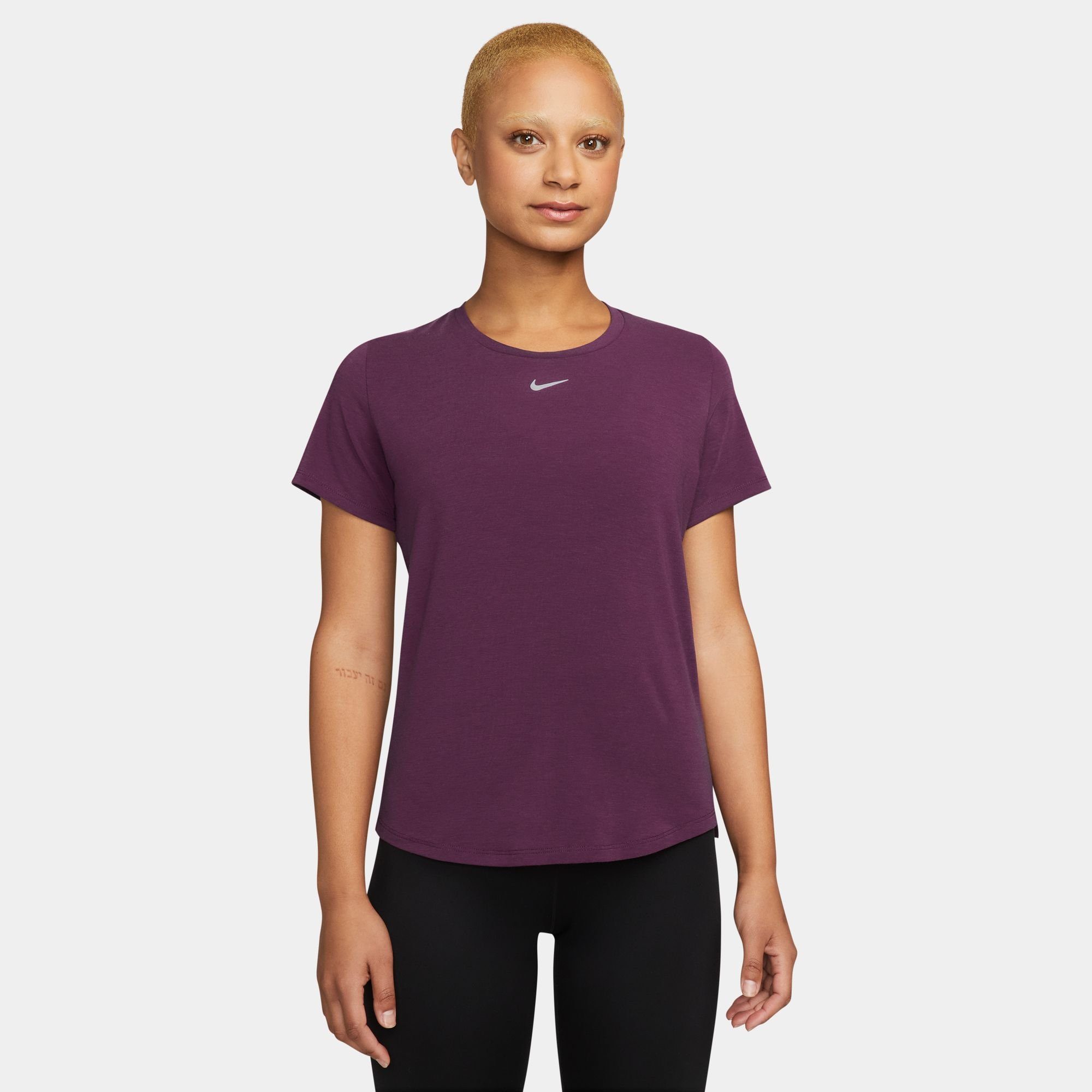 Nike Trainingsshirt DRI-FIT UV ONE LUXE WOMEN'S STANDARD FIT SHORT-SLEEVE TOP BORDEAUX/REFLECTIVE SILV | Funktionsshirts