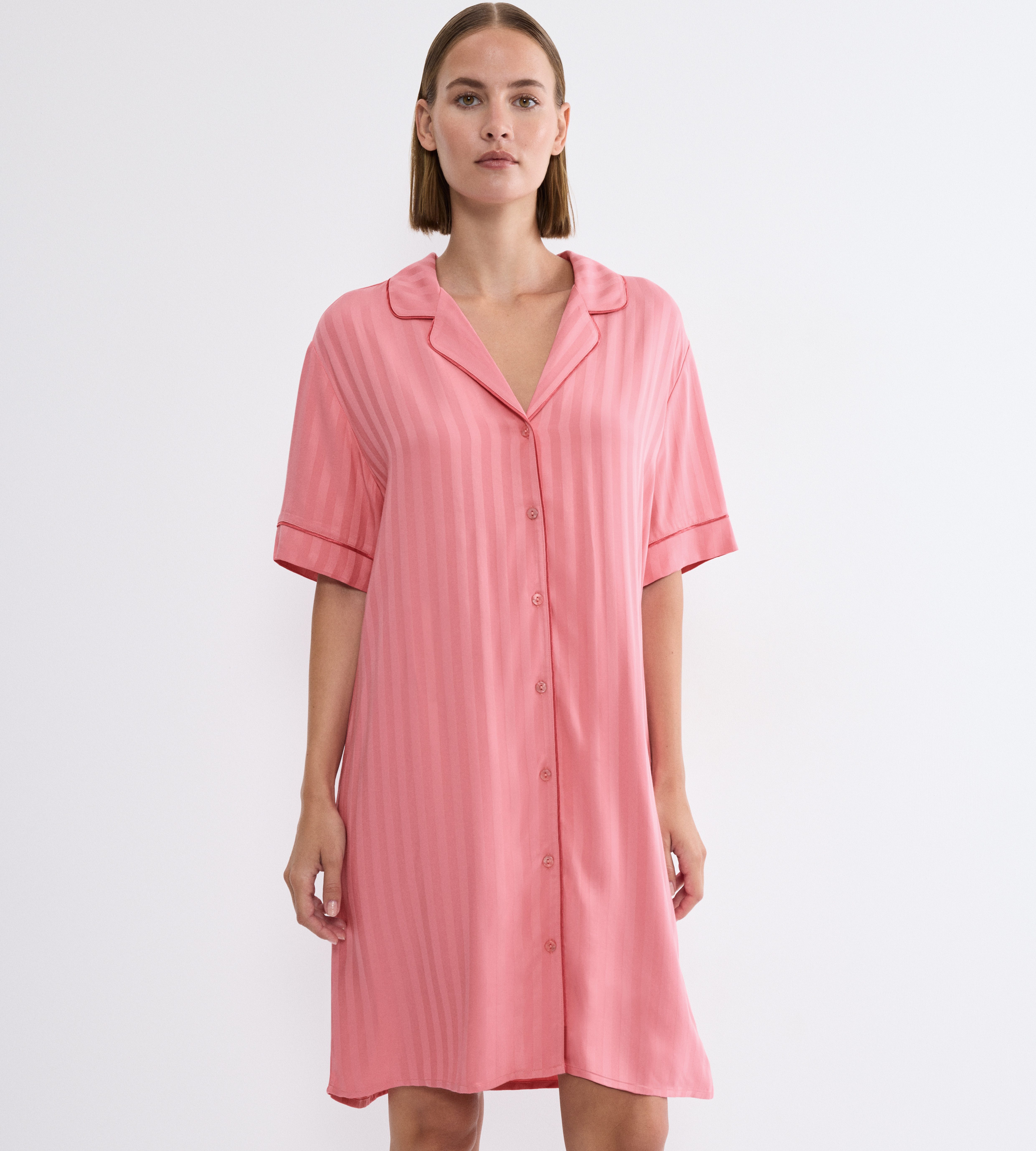 Triumph Nachthemd Amourette Jacquard NDW SSL elegant und weich