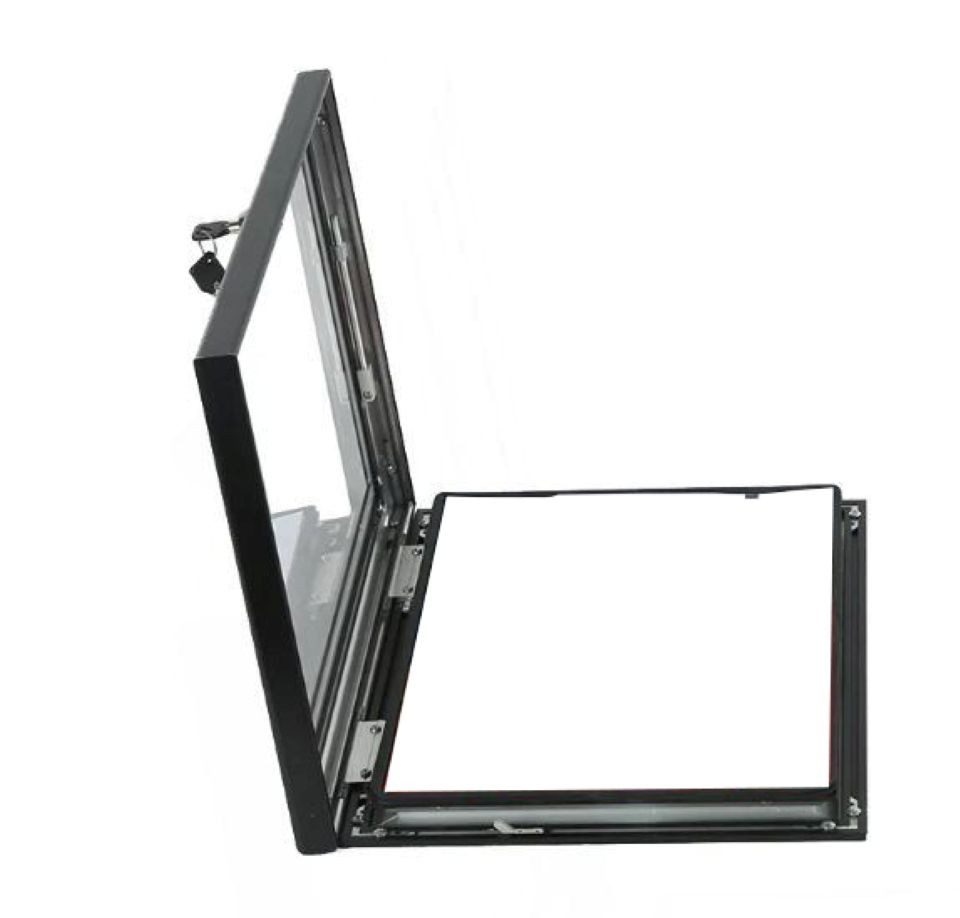 LMG Germany Pinnwand Info Pinnwand Filz, Stahlrückwand, 45 mm Rahmen, Acrylboard, Abschließbar, 45 mm Alurahmen, Acrylschutz, Filz/PP-Rückwand