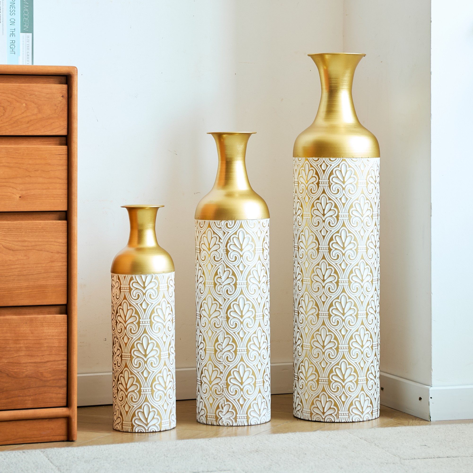 LVHOM Dekovase Bodenvase, Tischvase, 3 tlg. Geometrisches Metall-Vasen-Set, Gold (drei Höhen (50 cm, 66 cm, 83 cm), Handgefertigt aus Metall. Langlebig & makellos. Exklusiv für Trockenblumen/Pampas & Stil, Ideal als Raumteiler, Pflanzübertopf, Solitärobjekt kreativ gestapelt)