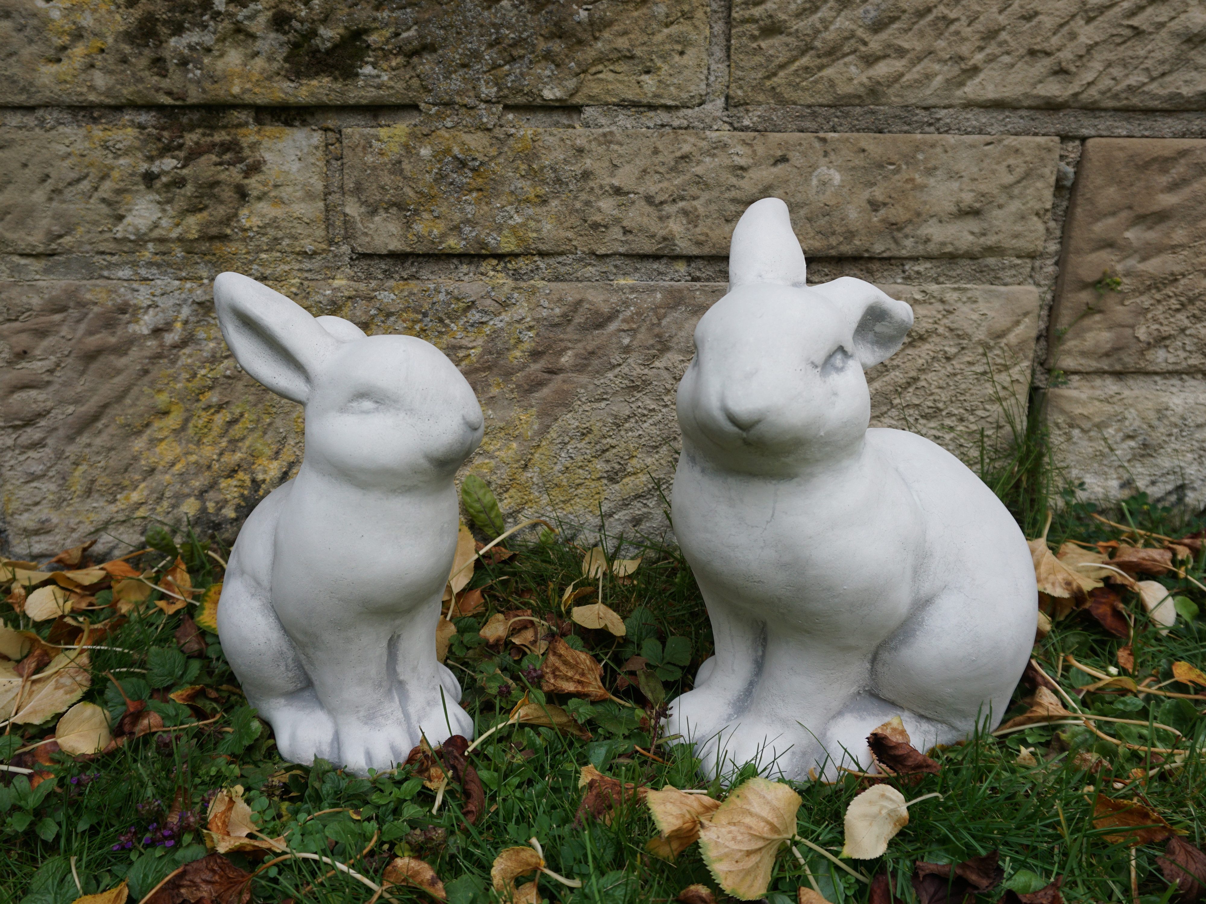 gartendekoparadies.de Gartenfigur Hasenpaar Ostern, H. 32/28 cm, 11 kg, Frostsicher
