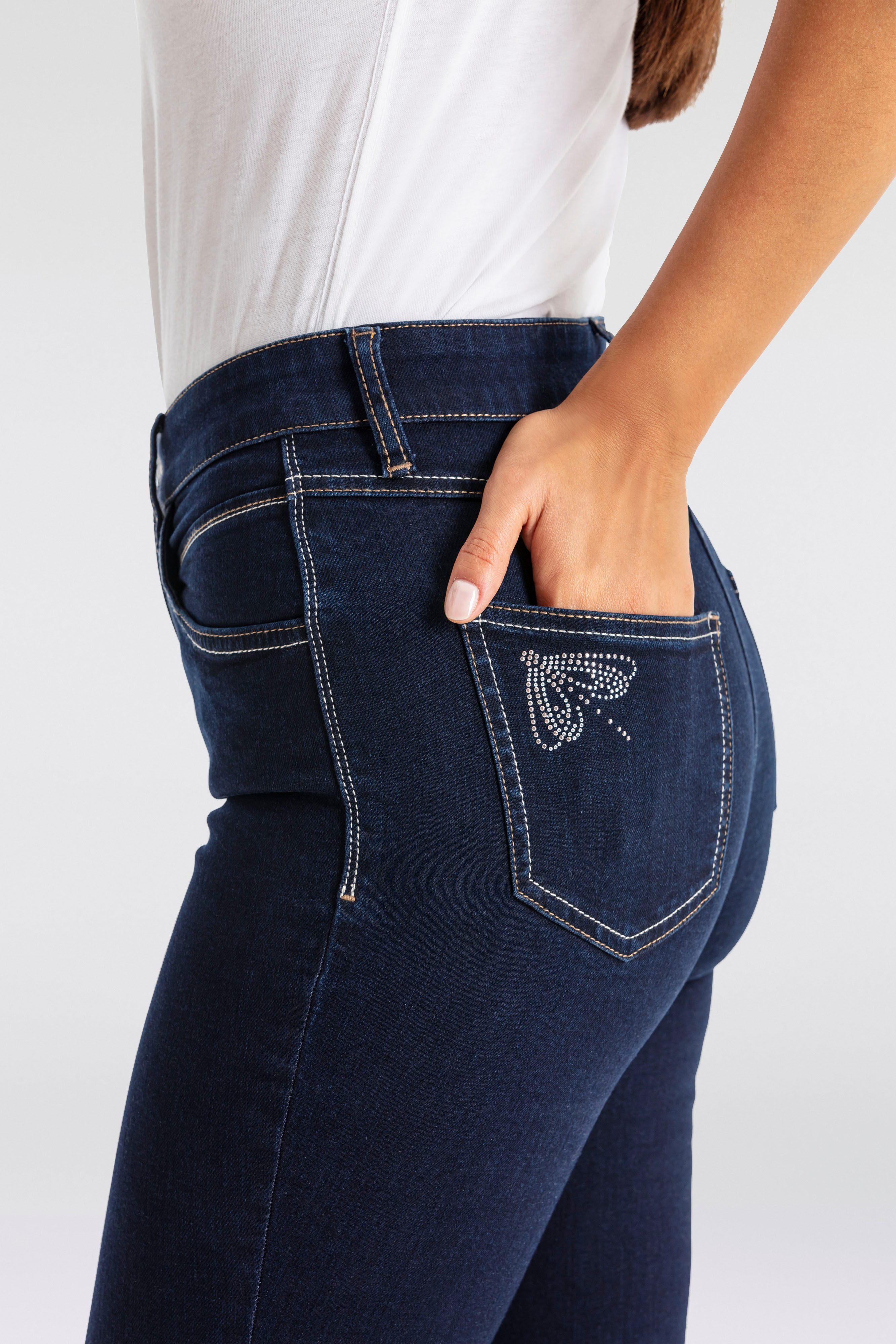 MAC Gerade Jeans MELANIE dragon-fly Dekoratibe Nietendetails auf der hinteren Tasche