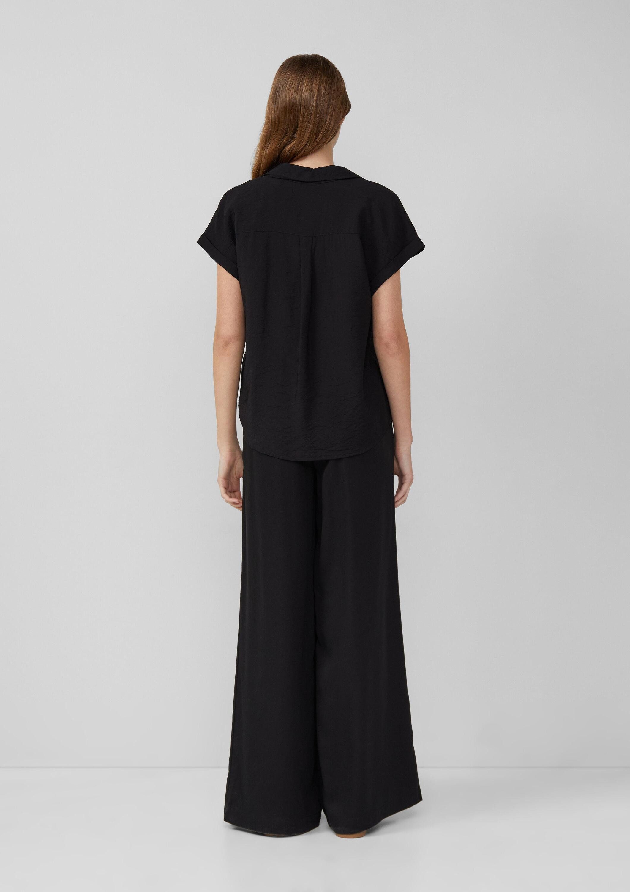 s.Oliver Kurzarmbluse Bluse Bluse aus strukturiertem Viskosemix mit aufgesetzter Tasche