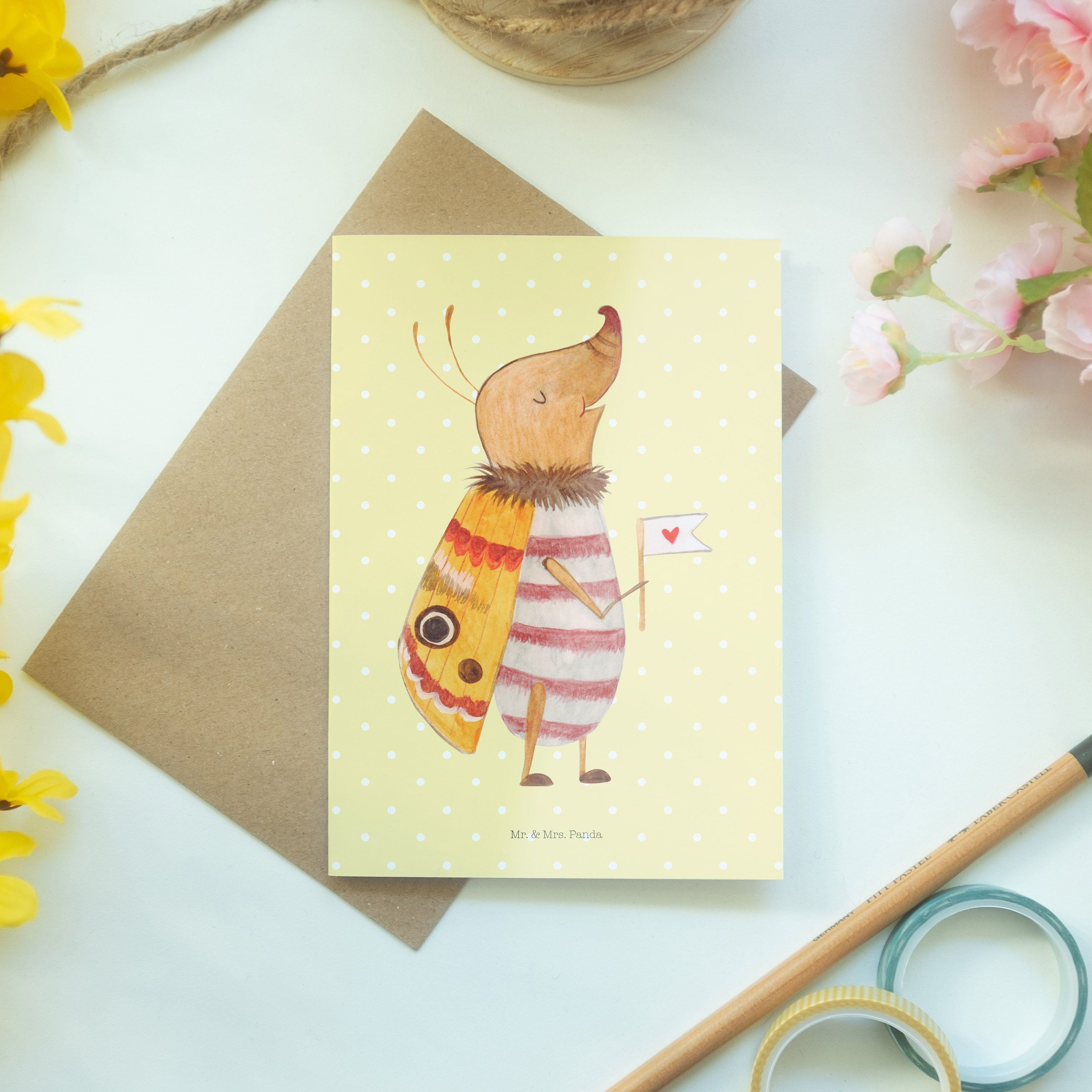 Mr. l Panda mit Gelb Geschenk, Fähnchen Hochzeitskarte, Nachtfalter Pastell Grußkarte Mrs. & - -
