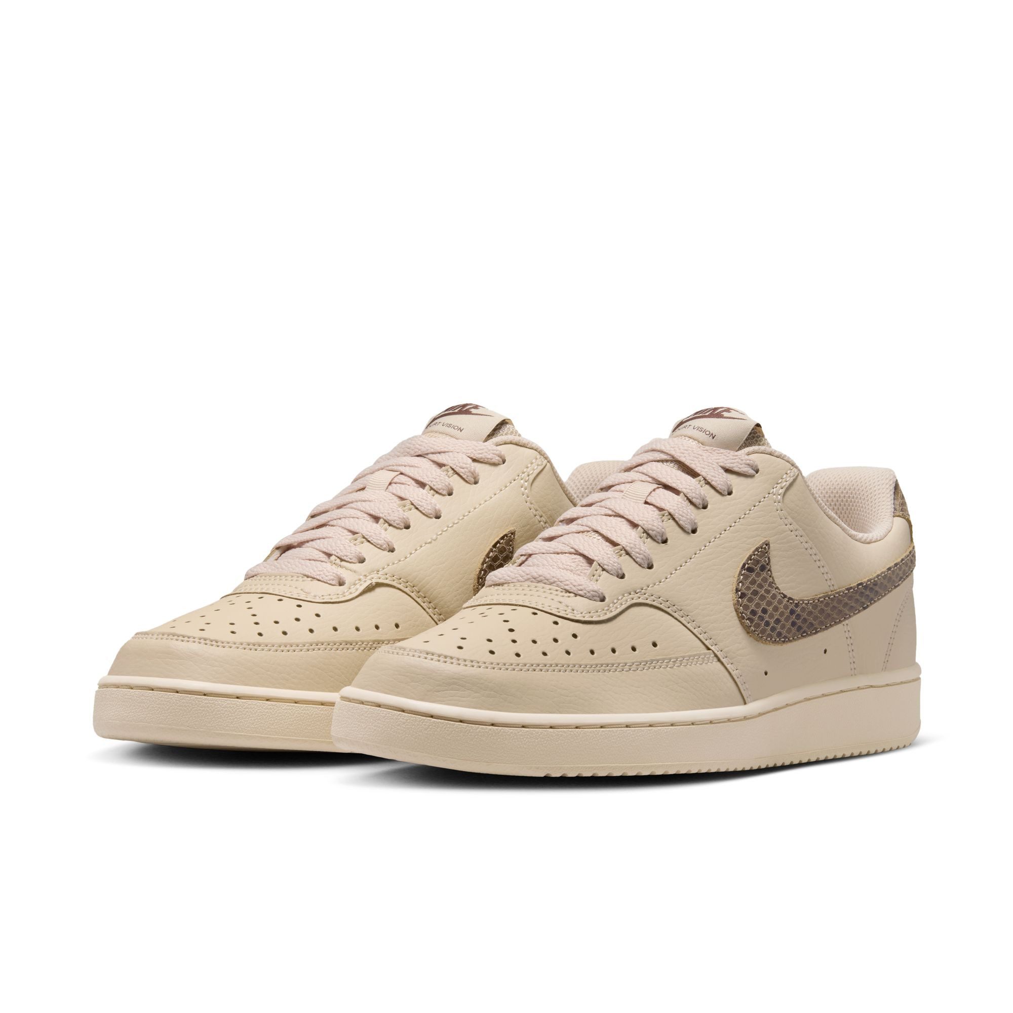 Nike Sportswear Court Vision Low Premium Sneaker