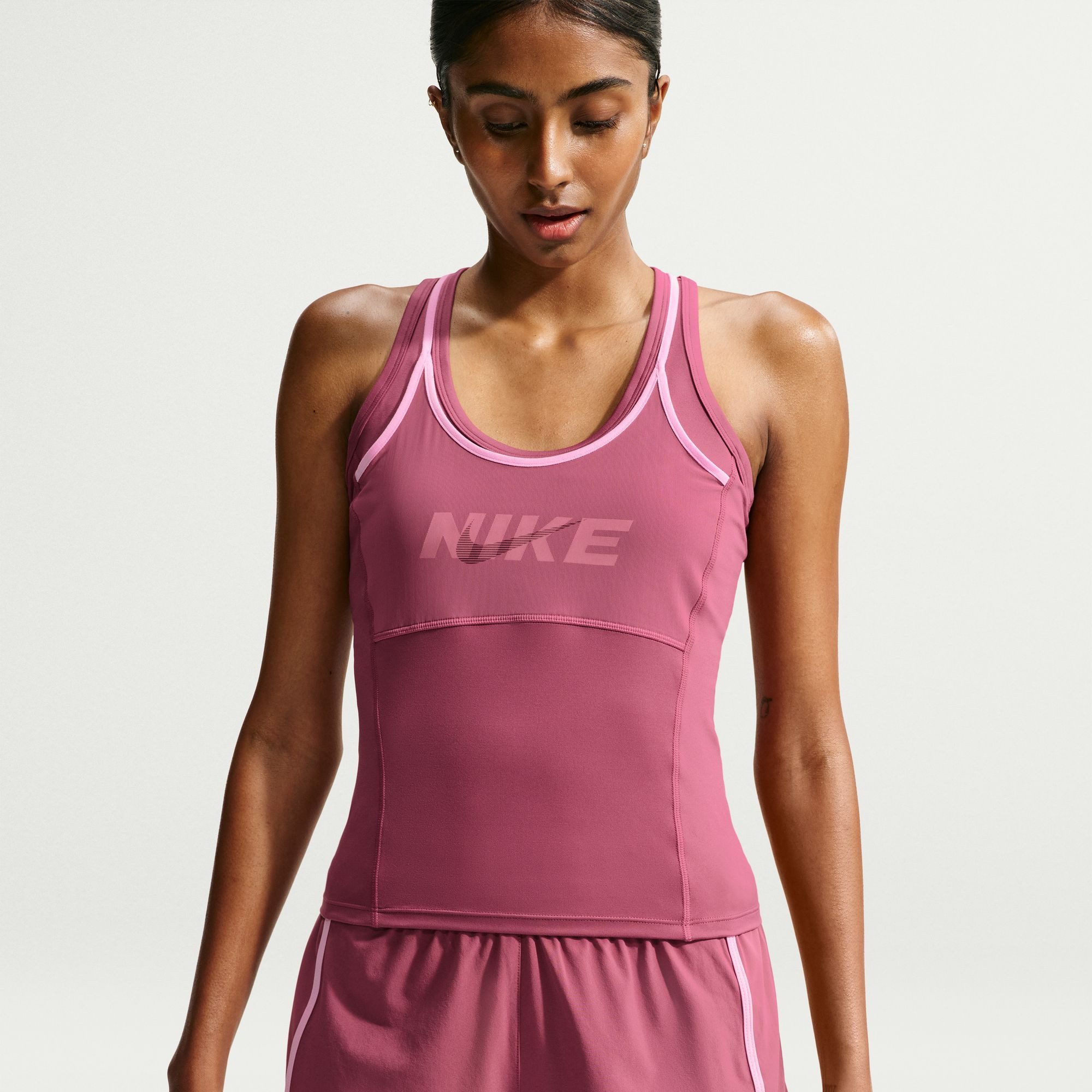 Nike Trainingstop Nike One Women's Dri-FIT Tank Top mit Dri-FIT Material, ärmellos