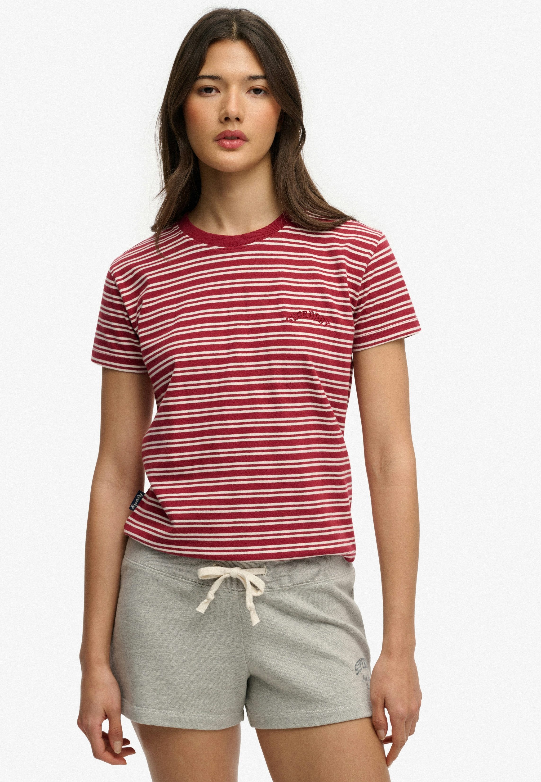 Superdry T-Shirt ESSENTIAL LOGO STR FITTED TEE angenehmes Tragegefühl durch besonders weiche Haptik
