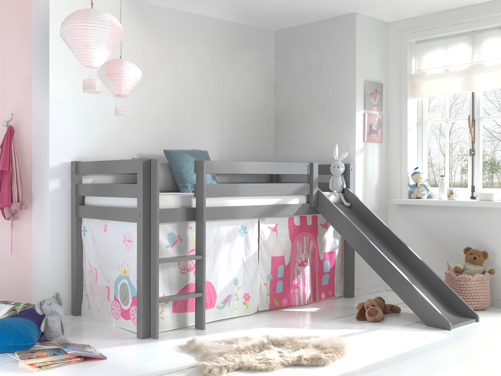Vipack Hochbett Pino, Spielbett massiv Kiefer, stabil gebaut, 3 Korpusfarben zur Wahl (inkl. Rolllattenrost, Leiter und Absturzschutz, mit oder ohne Rutsche) Textil-Set "Princess", inkl. Vorhang, mit oder ohne Tunnel