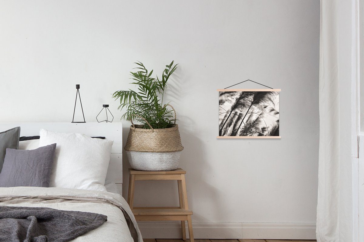 Pampasgras Weiß für (1 St), Posterleiste, Magnetisch - Wohnzimmer, - Pflanze, Schwarz Bilderleiste, MuchoWow Textilposter - Poster