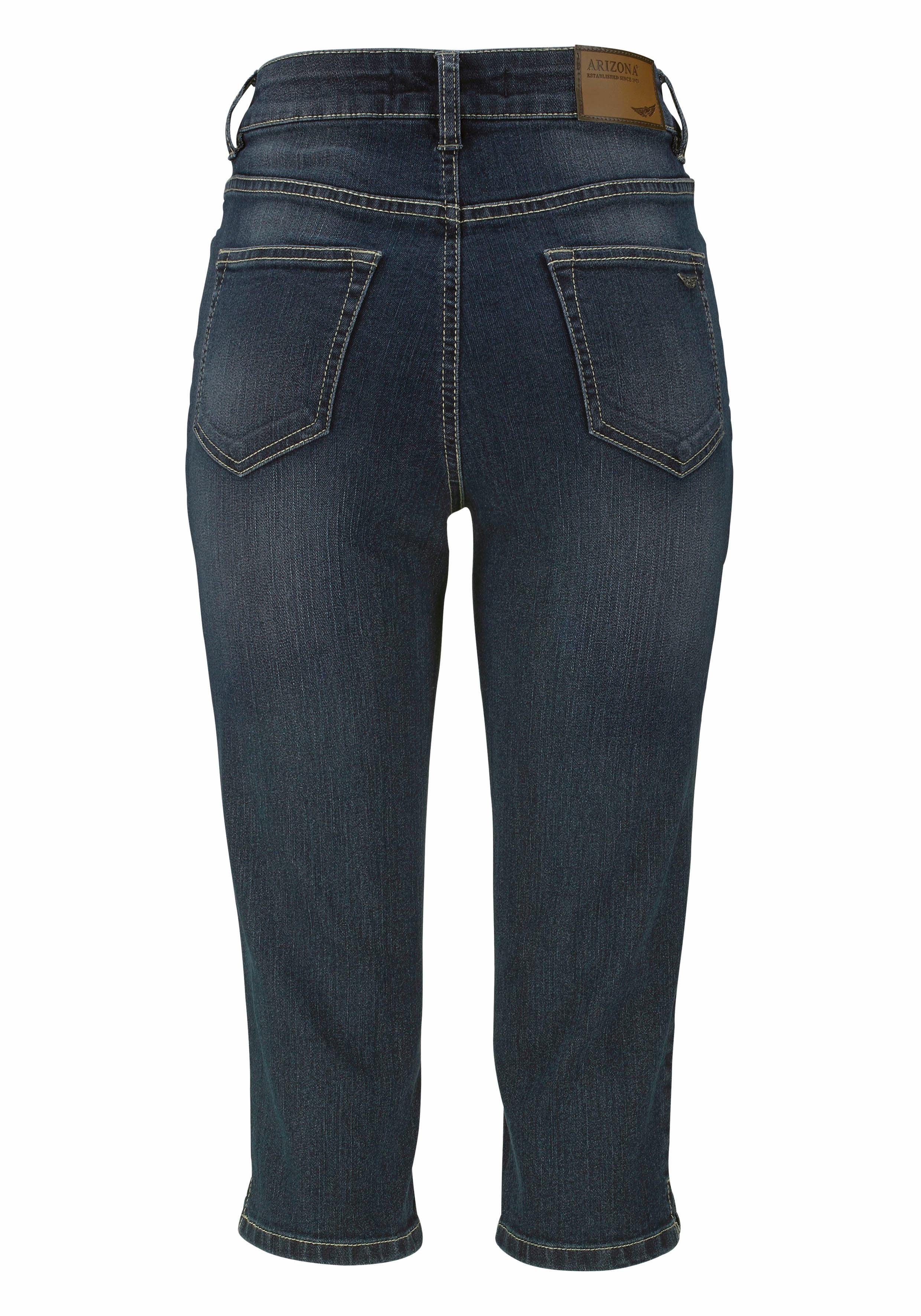 Arizona Caprijeans mit Schlitz am Saum schmale Passform, mit stylischen Nieten, hohe Taille – Bild 5 von 5