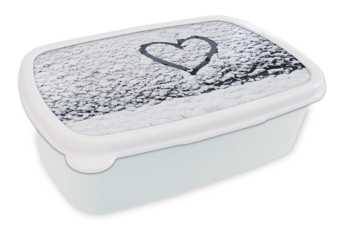 MuchoWow Lunchbox Herz im Schnee, Kunststoff, (2-tlg), Brotbox für Kinder und Erwachsene, Brotdose, für Jungs und Mädchen weiß