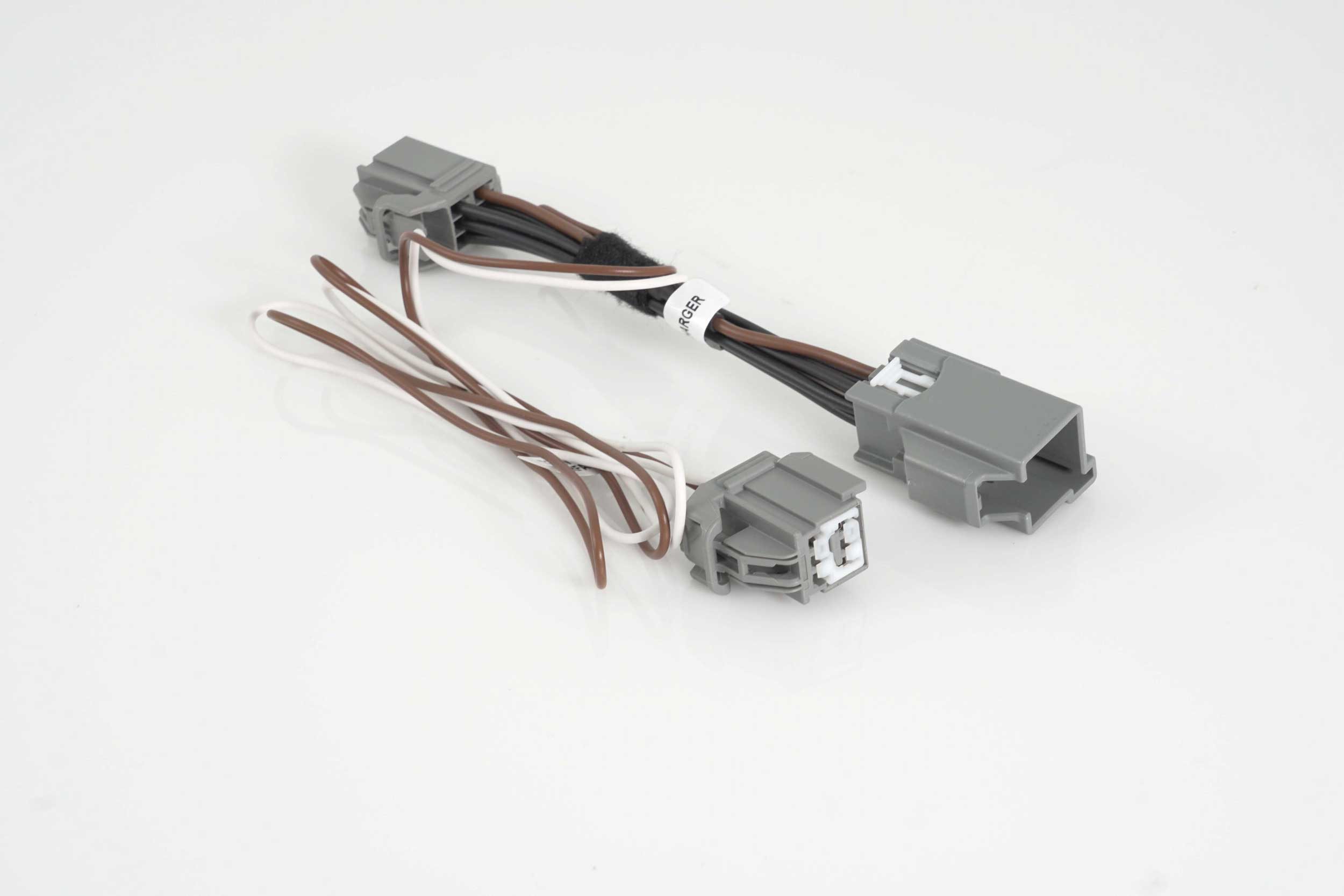 Caratec Install CID204 LIN-Bus-Adapter für Lenkrad-Fernbedienungs-Interface Autoradio