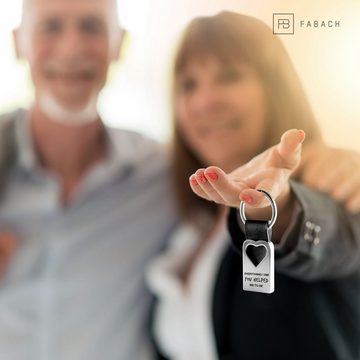 FABACH Schlüsselanhänger Herz Schlüsselanhänger mit Gravur aus Leder - Geschenk für Mama Papa