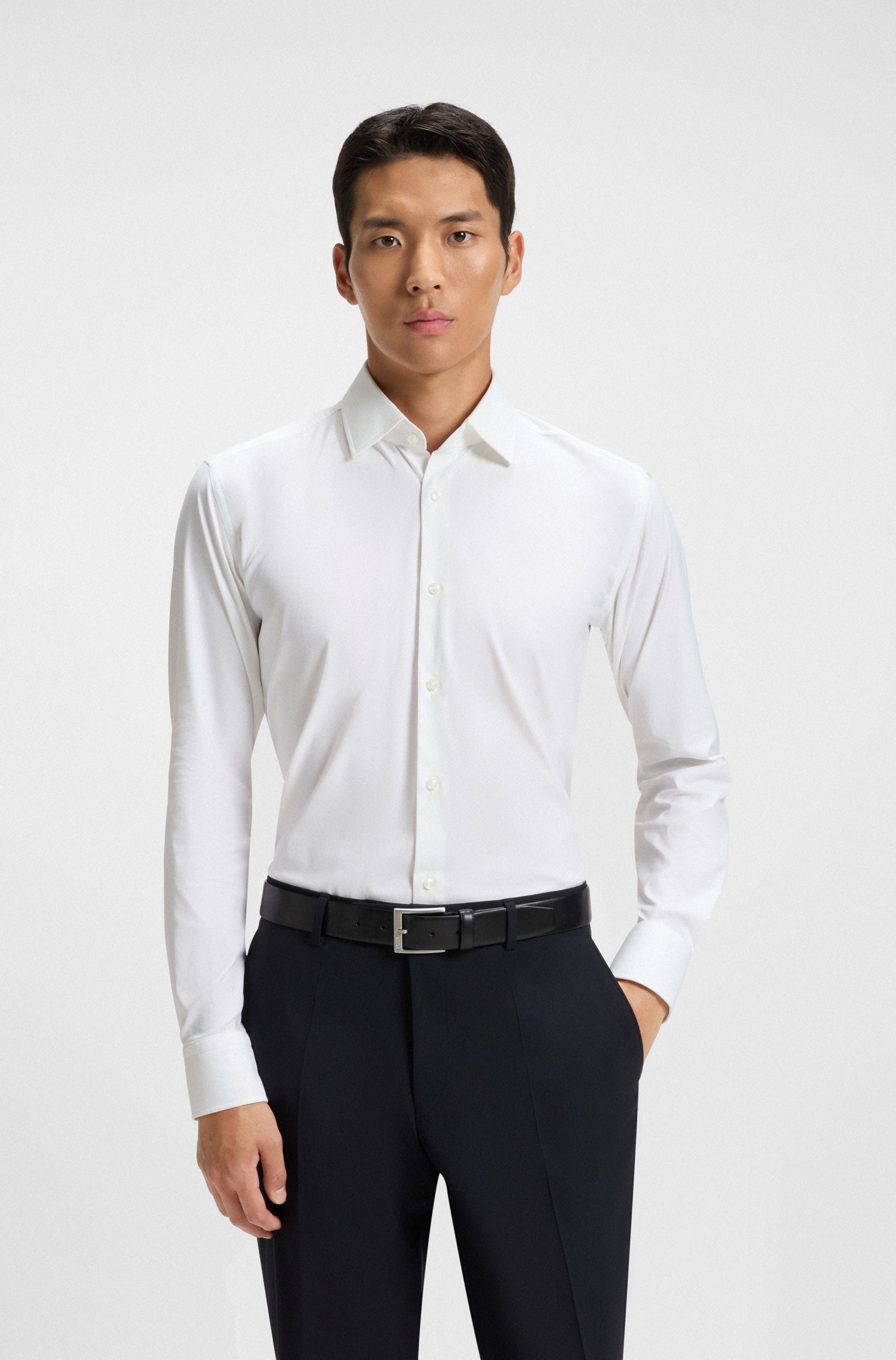 BOSS Businesshemd HANK Slim-Fit, aus funktionalem Stretch-Twill, Kentkragen