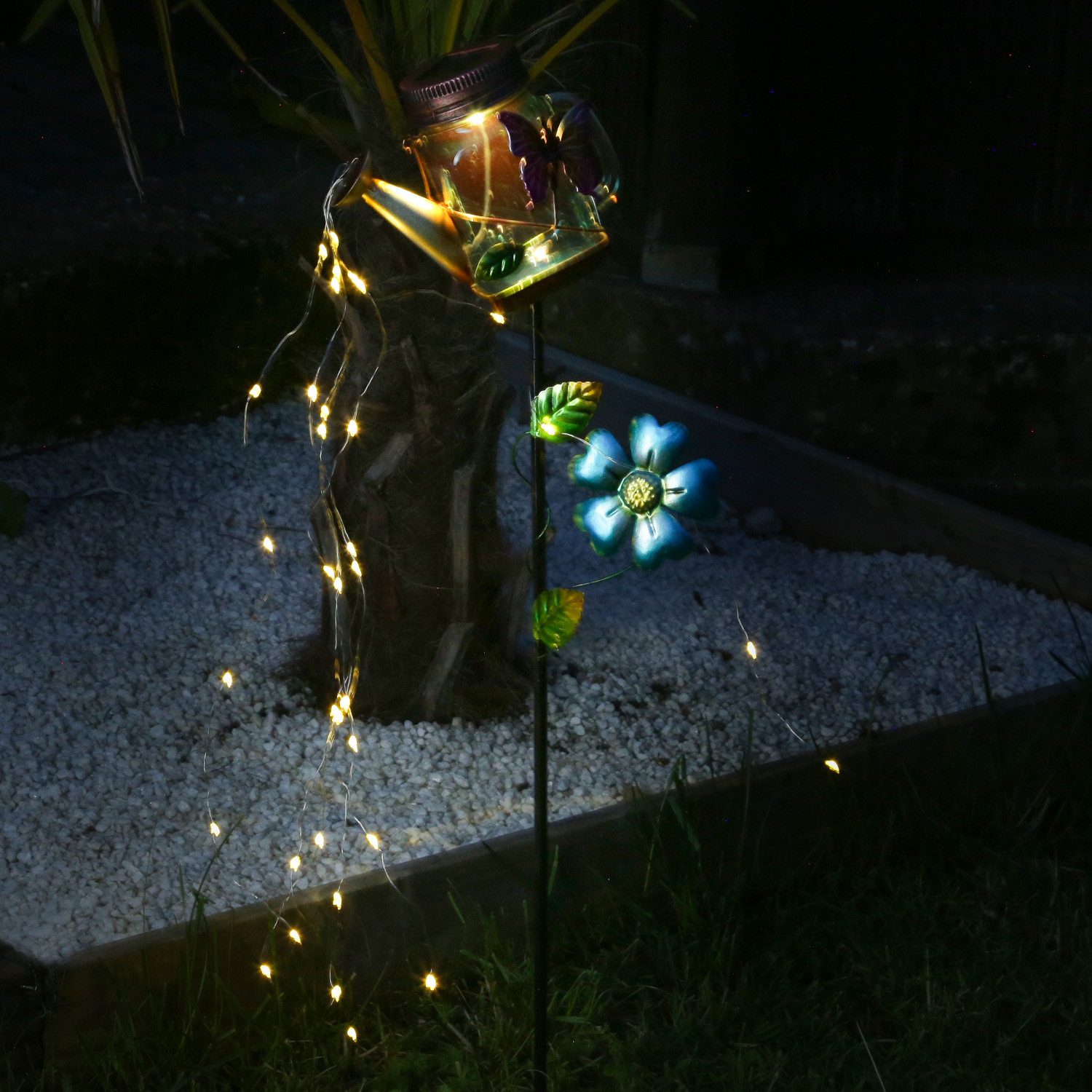 MARELIDA LED Solarleuchte Solar Gießkanne Wasserfalleffekt Gartenstecker Solarglas Schmetterling, LED Classic, warmweiß (2100K bis 3000K)