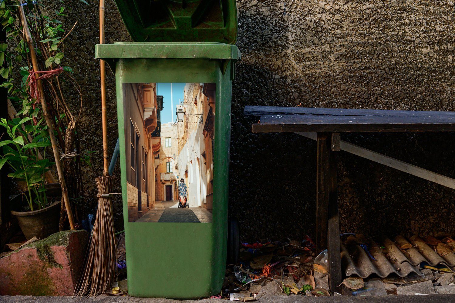 - Wandsticker Mülltonne, Kinderwagen Mülleimer-aufkleber, Container, St), MuchoWow Malta Sticker, Abfalbehälter (1 - Sommer