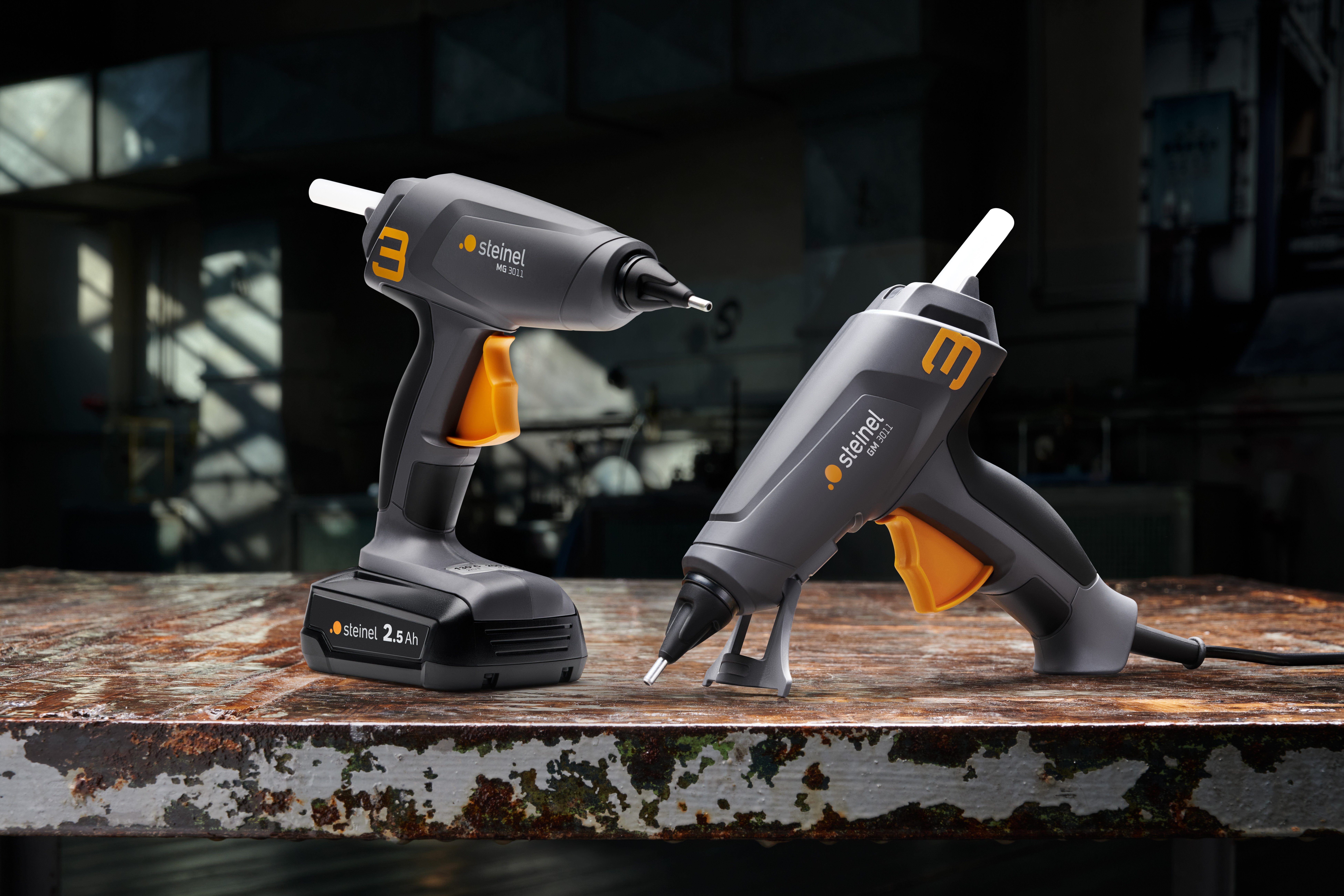 steinel Heißklebepistole GlueMatic 3011, leicht, ergonomsich, Fördermenge von 16 g/min, Faltschachtel