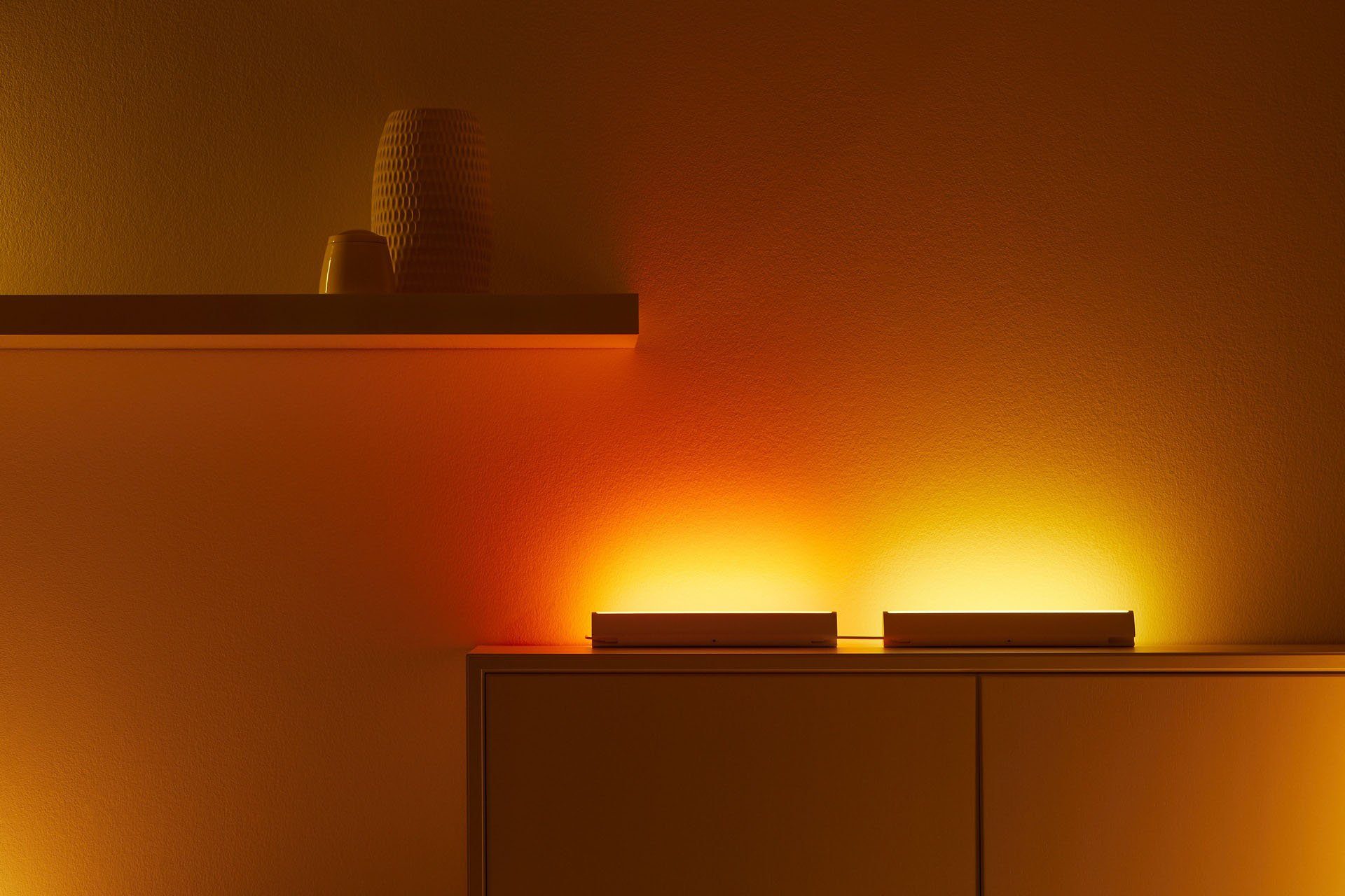 WiZ LED Lichtleiste LightBar, Bluetooth, LED fest integriert, warmweiß - kaltweiß, Millionen Farben und dynamische Lichtmodi