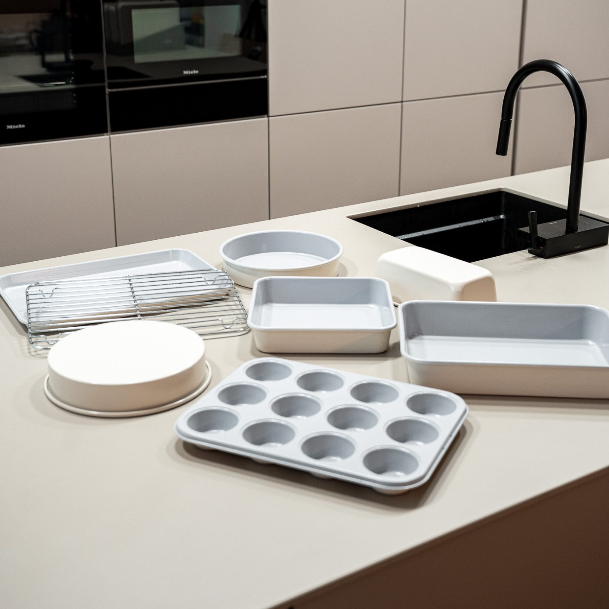 Zoha Backform mit Aluminiumkern und innovativer keramischen Antihaftbeschichtung, (6-tlg), Bis zu 290 °C hitzebeständiger Alu-Stahlkern, mühelose Reinigung – Bild 2 von 5